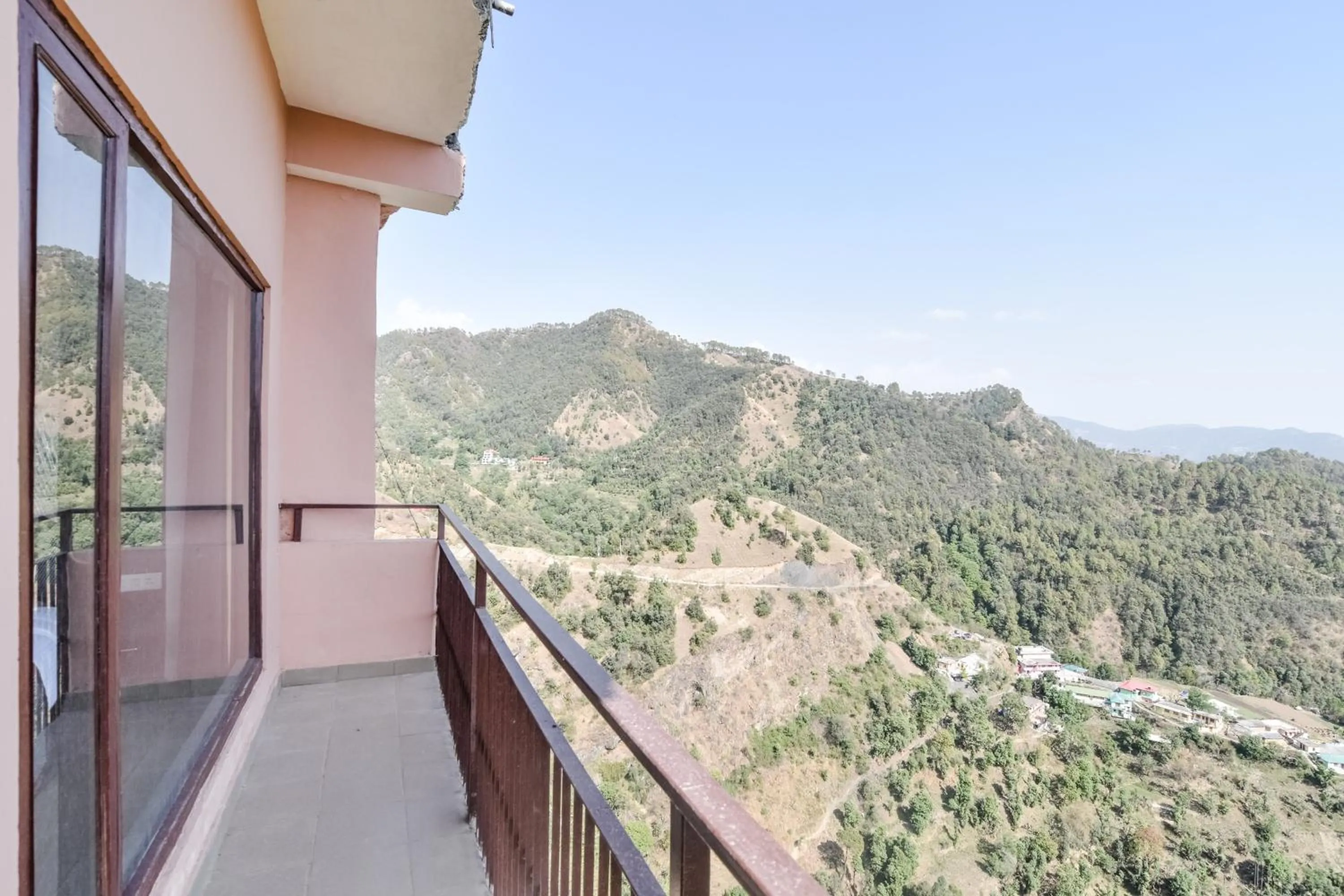 Property building in ShriGo Hotel Kaithli Hills Shimla