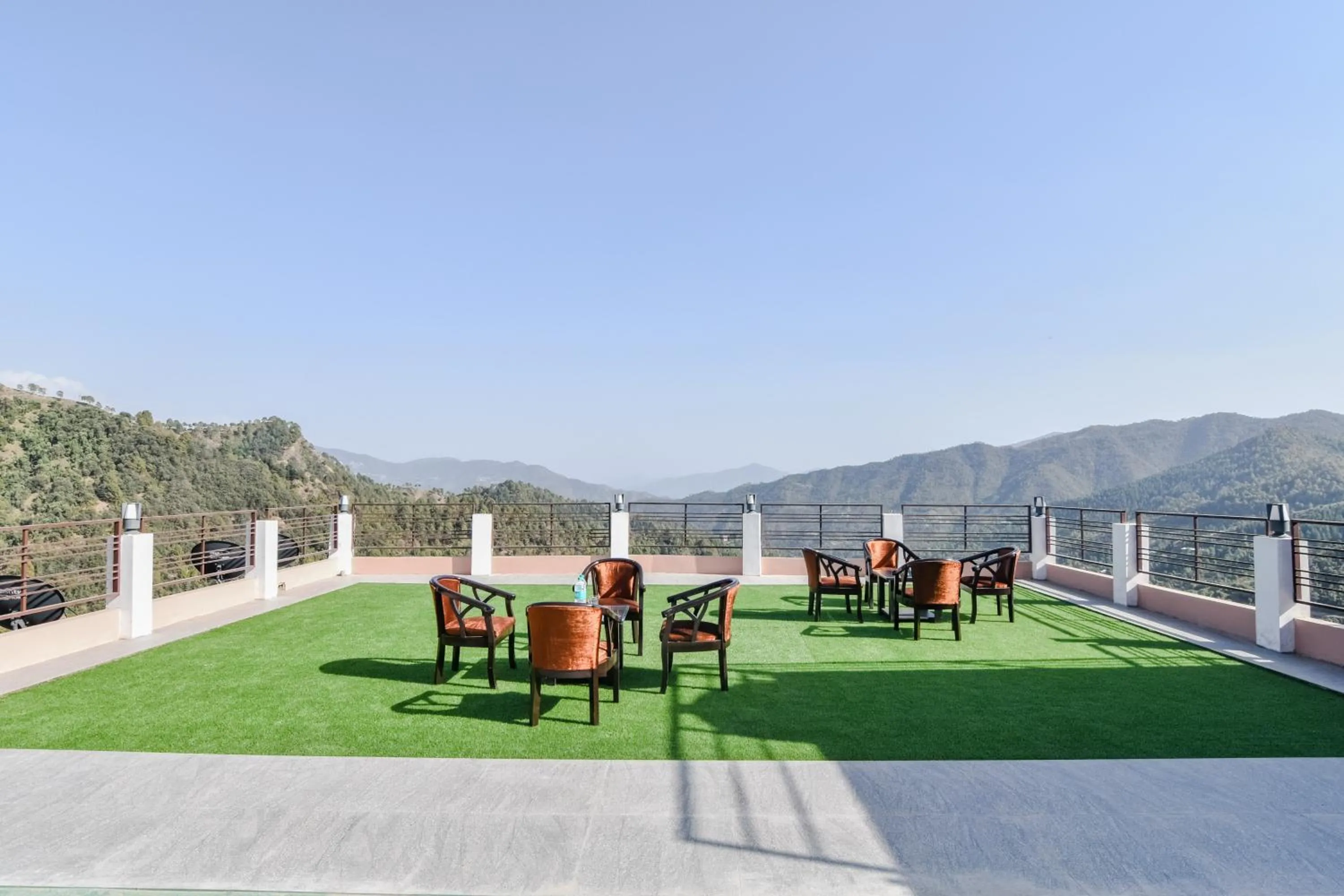 Food and drinks in ShriGo Hotel Kaithli Hills Shimla