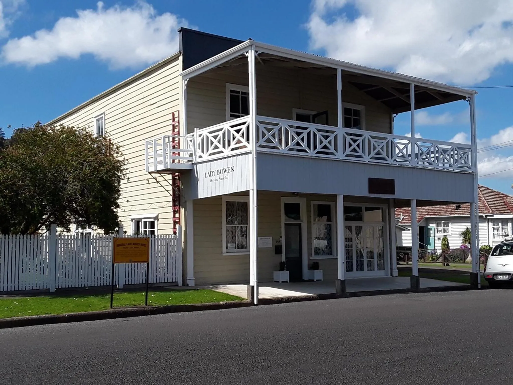 Facade/entrance in Lady Bowen Bed & Breakfast