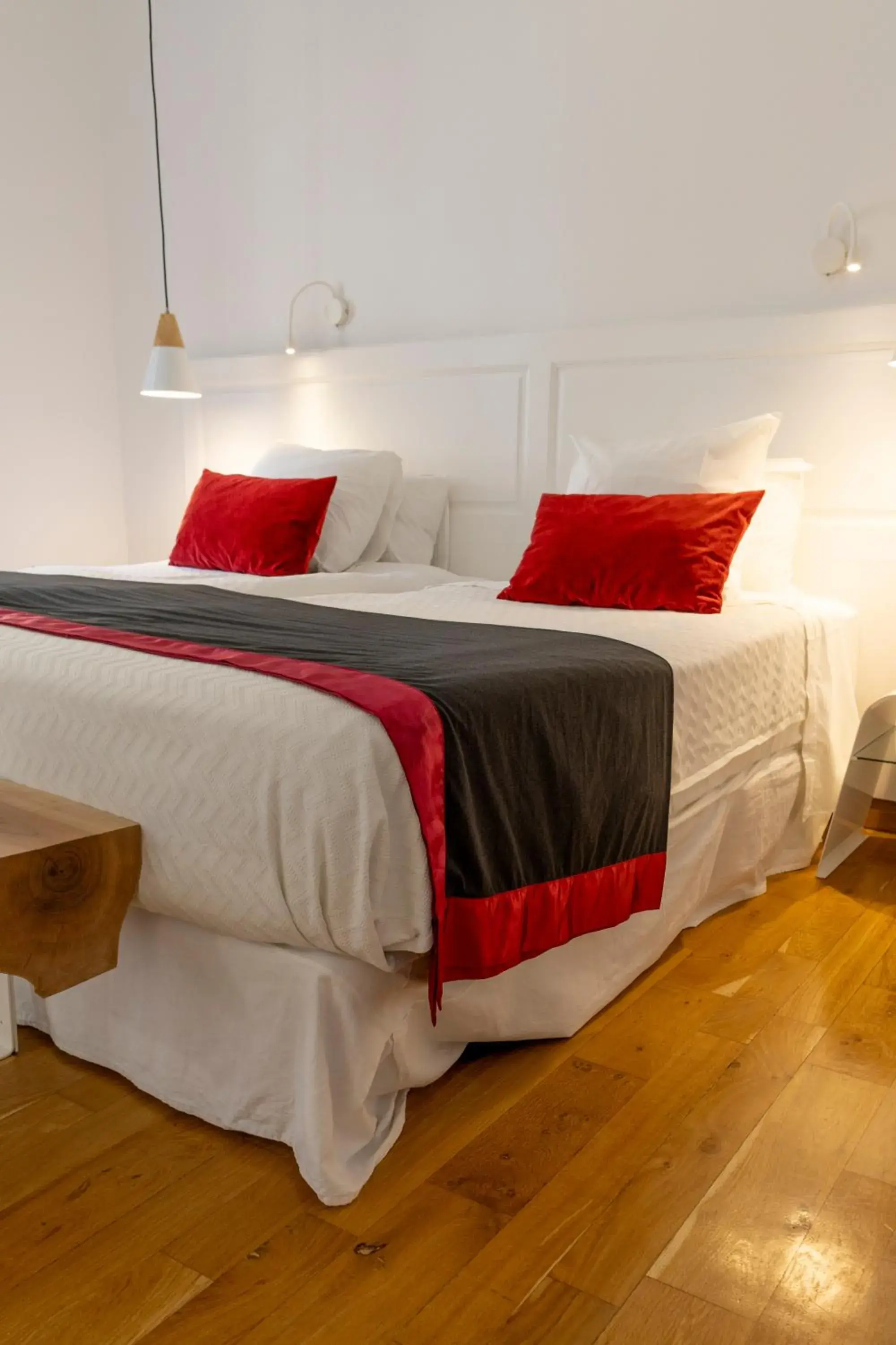 Luxury Twin Suite with Side Castle View in Solar Dos Mouros Luxury Twin Suite with Side Castle View in Solar Dos Mouros