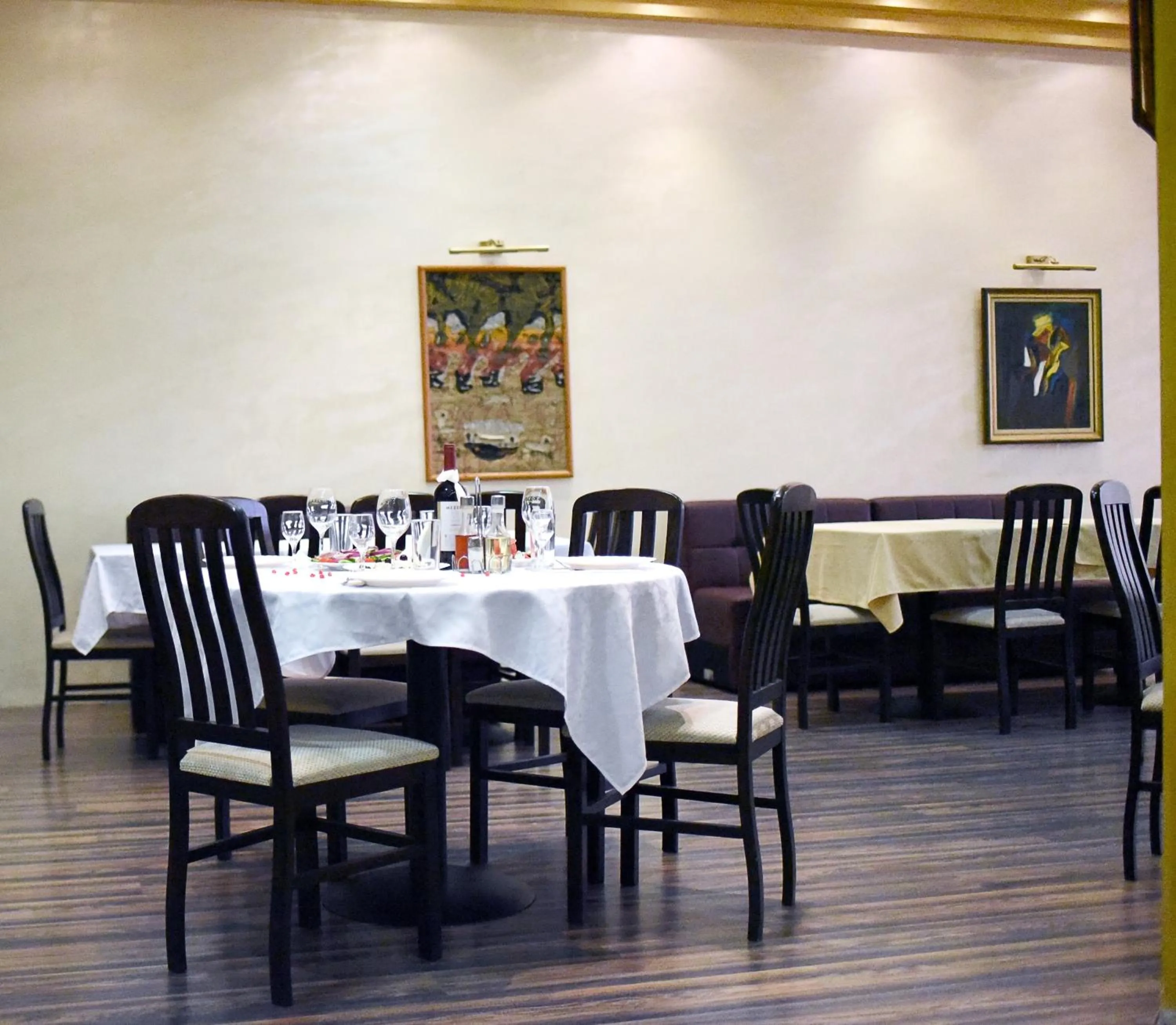 Restaurant/places to eat in Aparthotel VRIS
