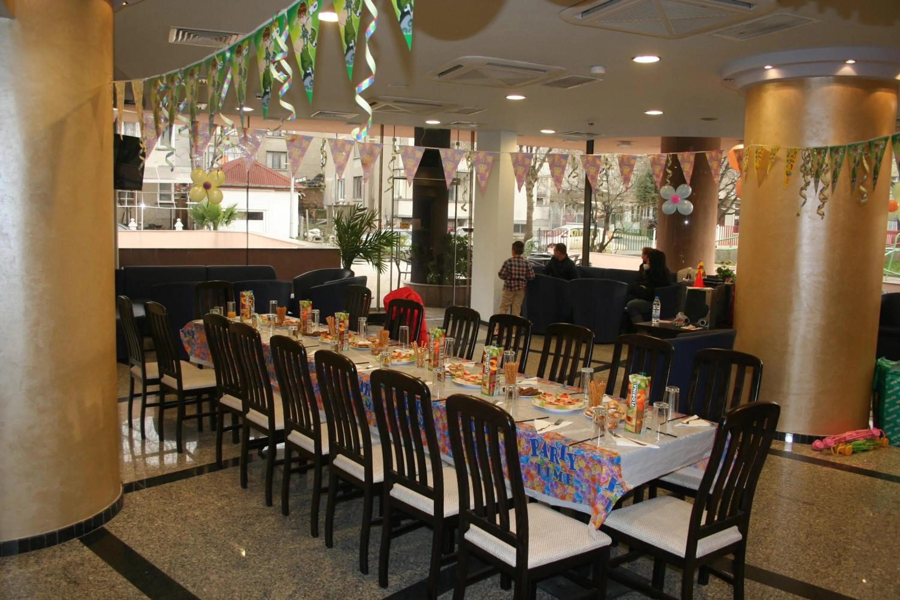 Restaurant/places to eat in Aparthotel VRIS