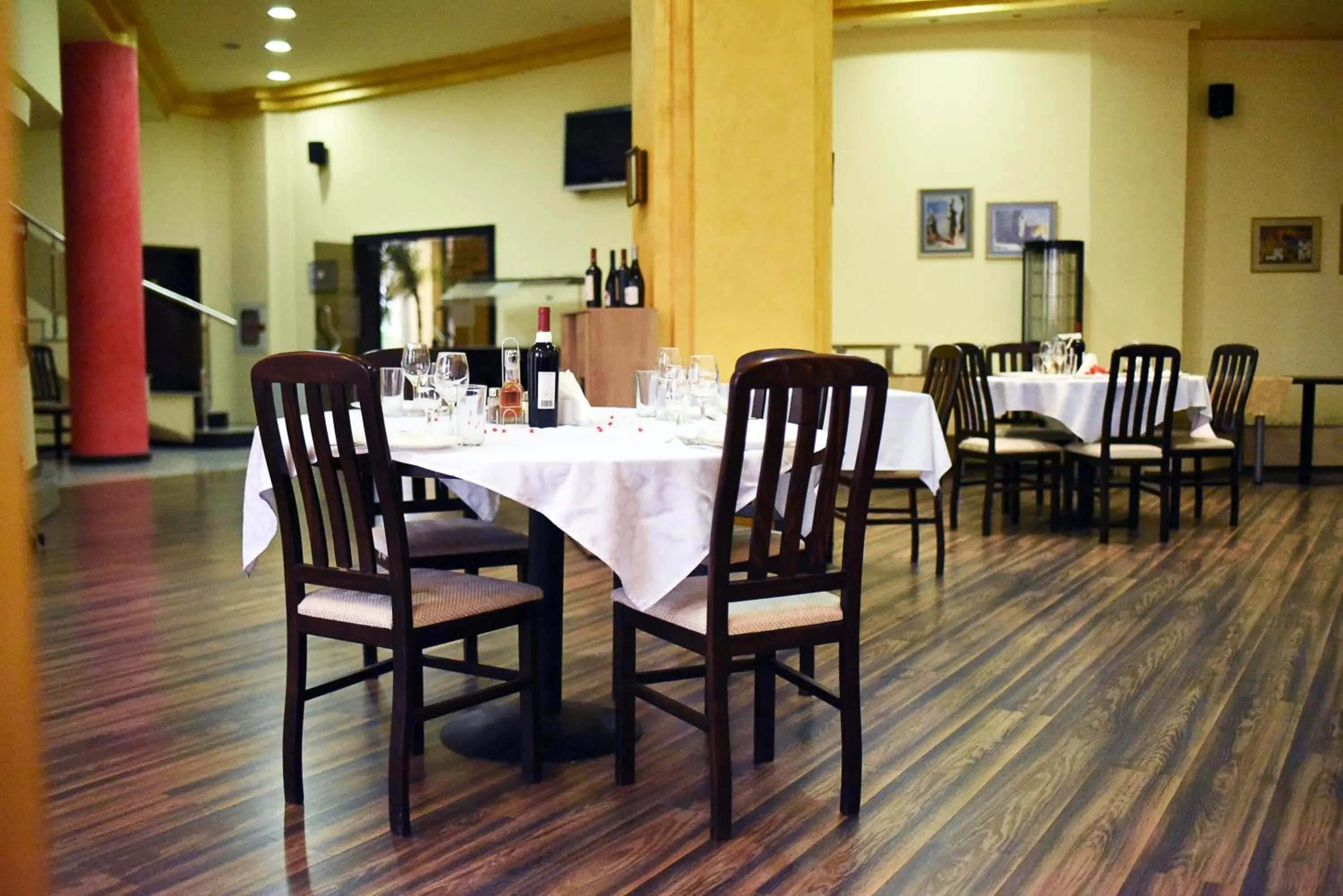 Restaurant/places to eat in Aparthotel VRIS