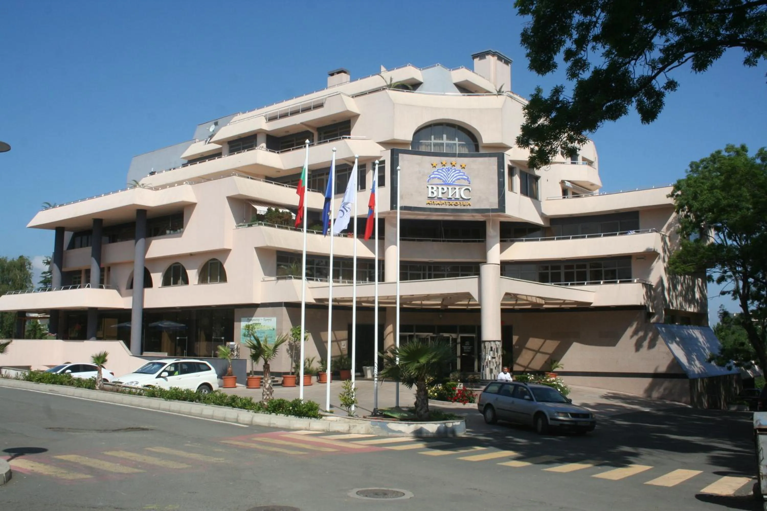 Facade/entrance in Aparthotel VRIS