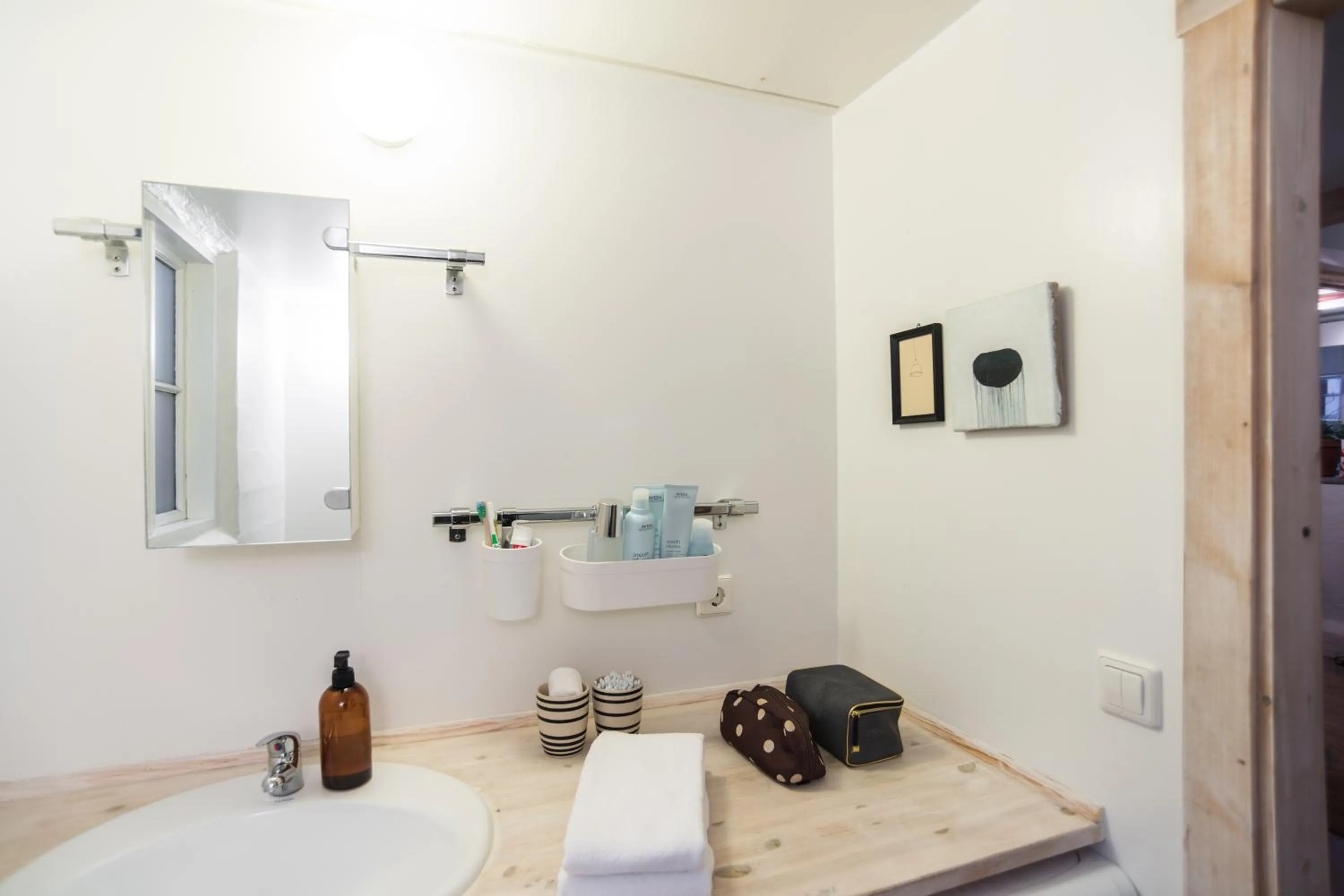 Shower in Reykjavík Treasure B&B