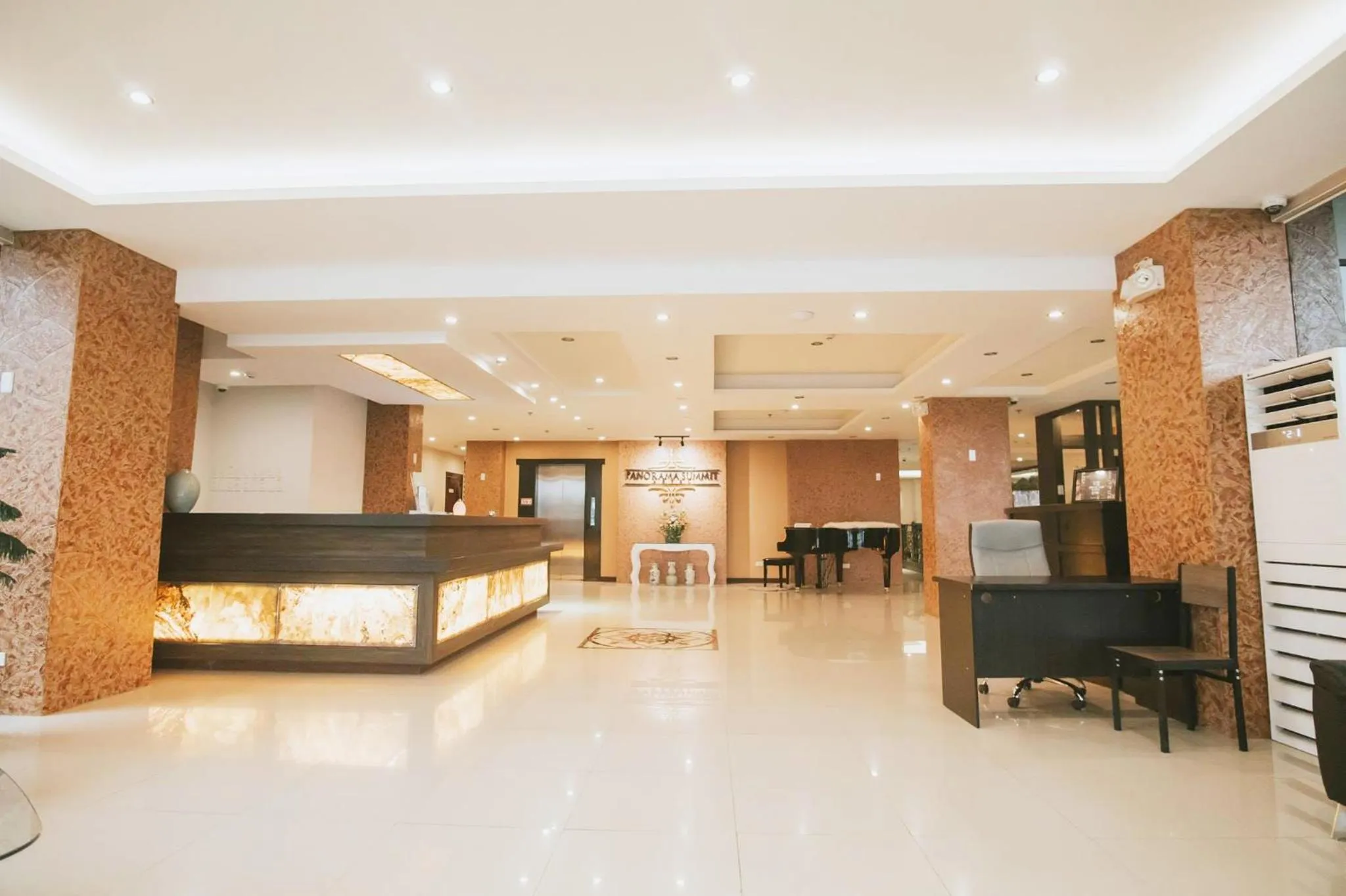 Panorama Summit Hotel