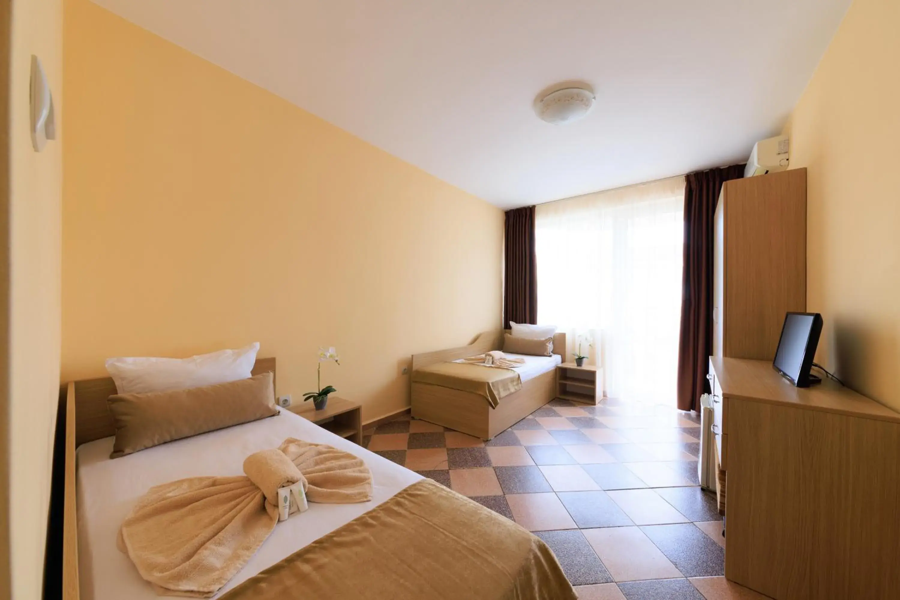 Twin Room with Balcony in Hotel Angy Twin Room with Balcony in Hotel Angy