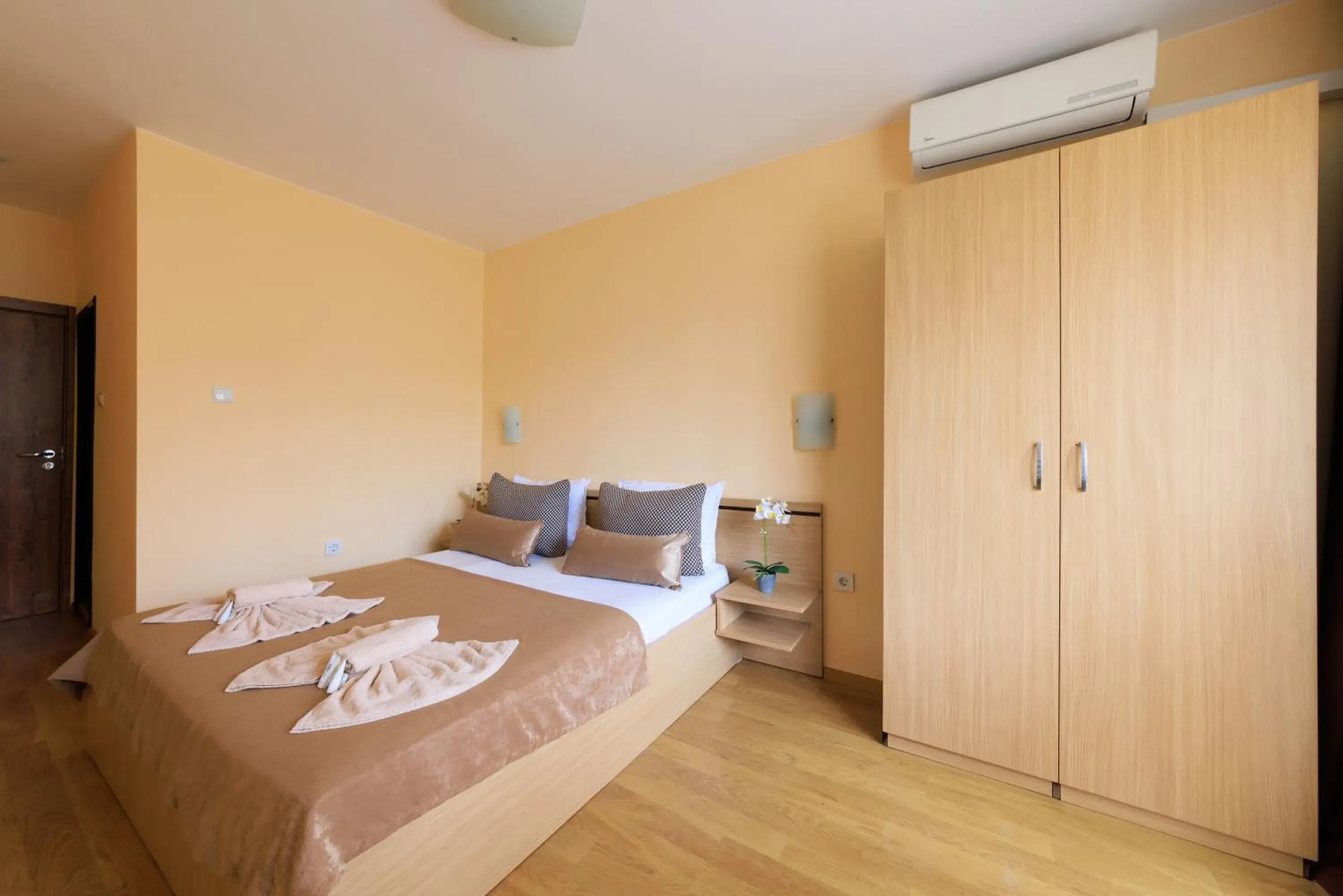 Double Room with Balcony in Hotel Angy Double Room with Balcony in Hotel Angy