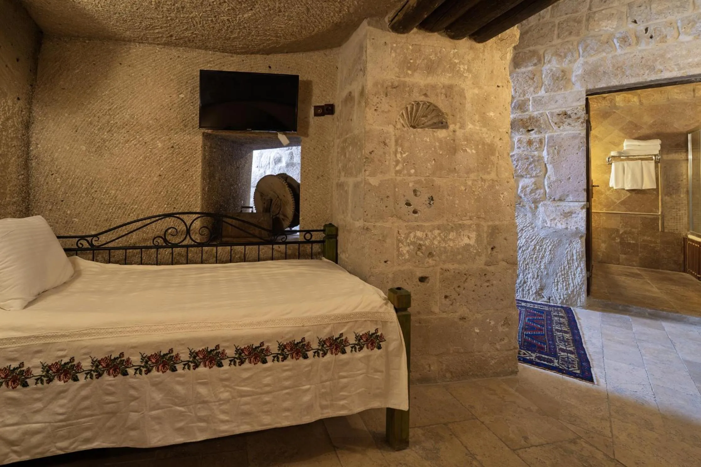 Bed in Grand Cave Suites