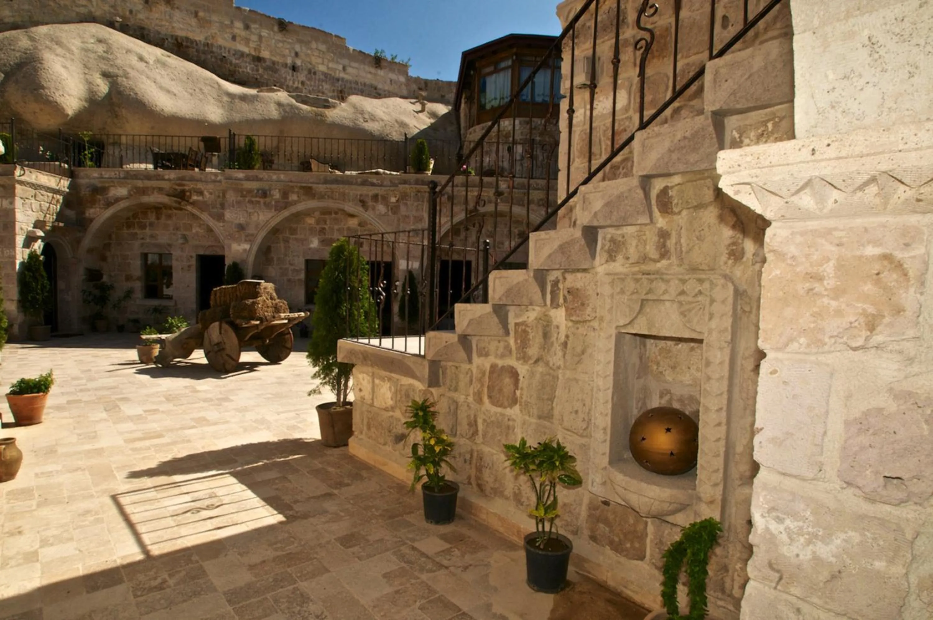 Garden in Grand Cave Suites