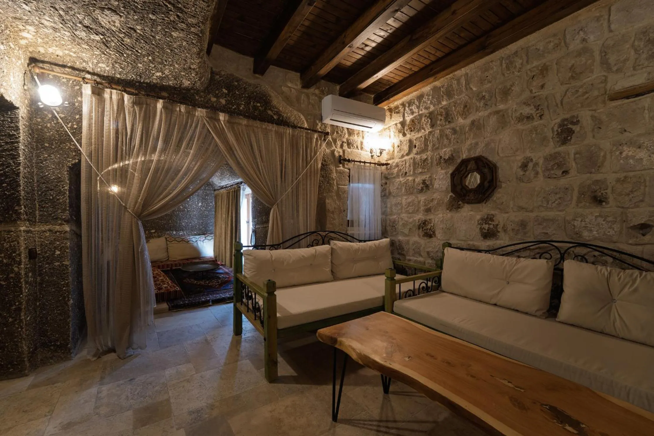 Living room in Grand Cave Suites