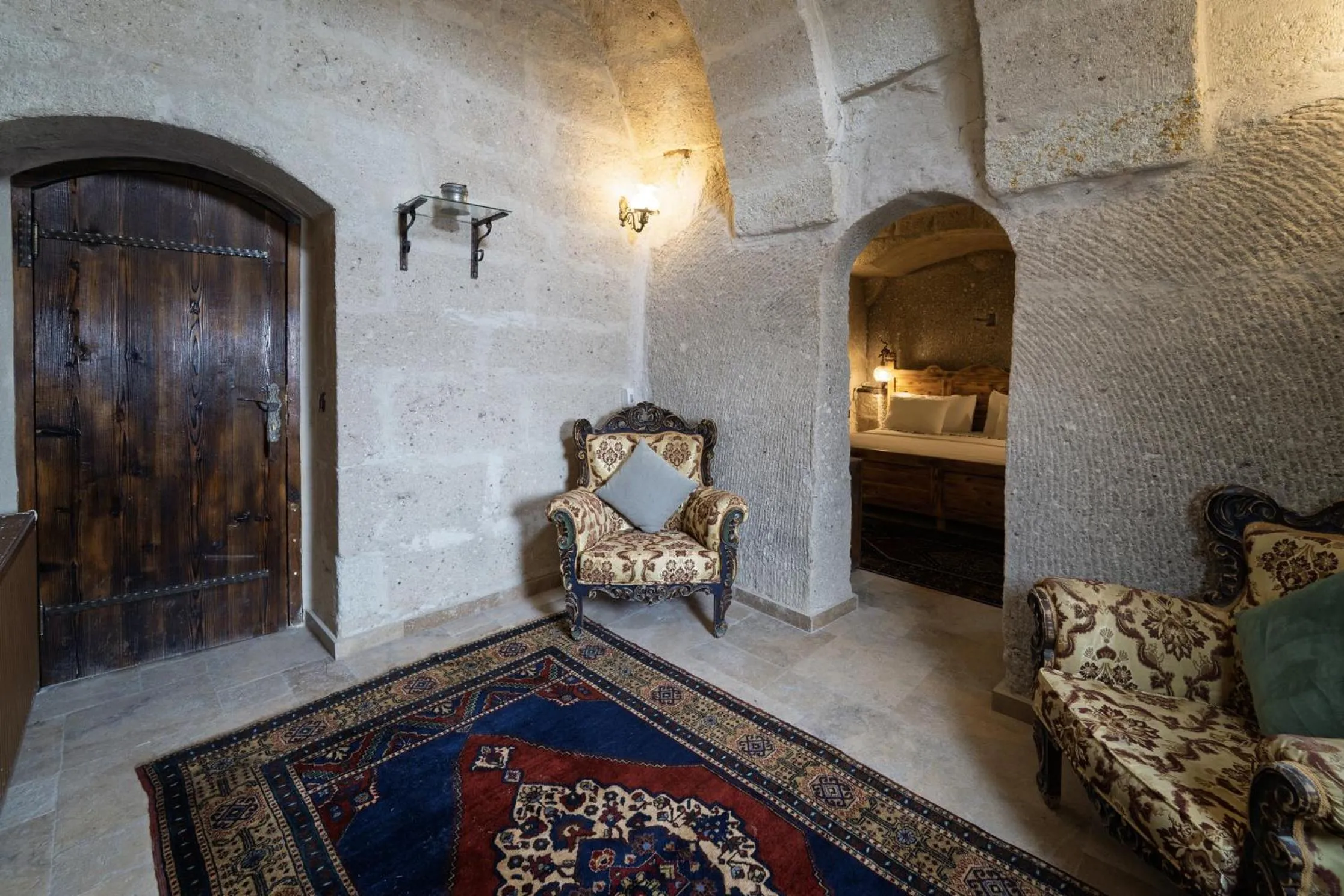 Seating area in Grand Cave Suites