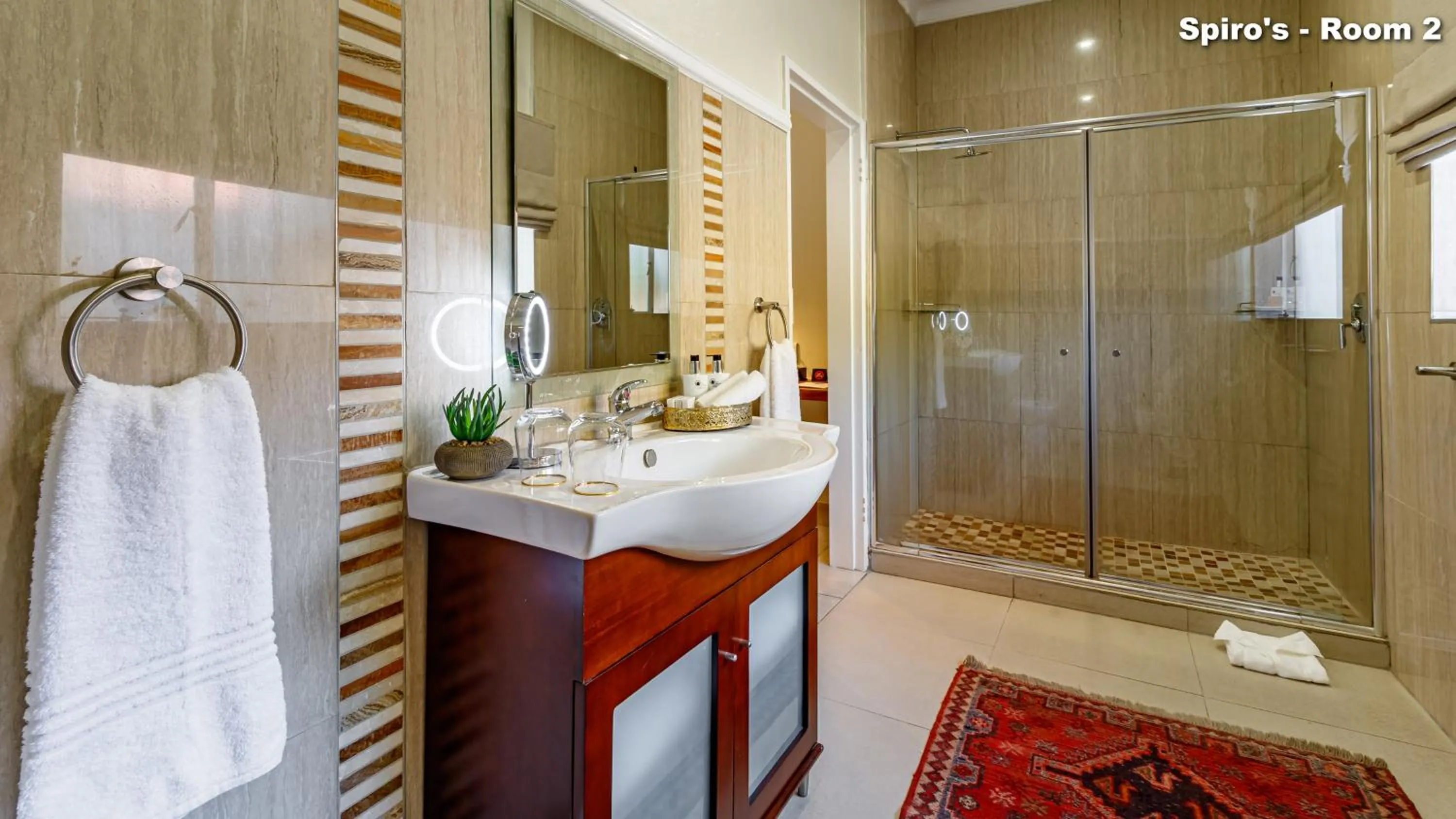 Shower in Christies at 32 on Russell