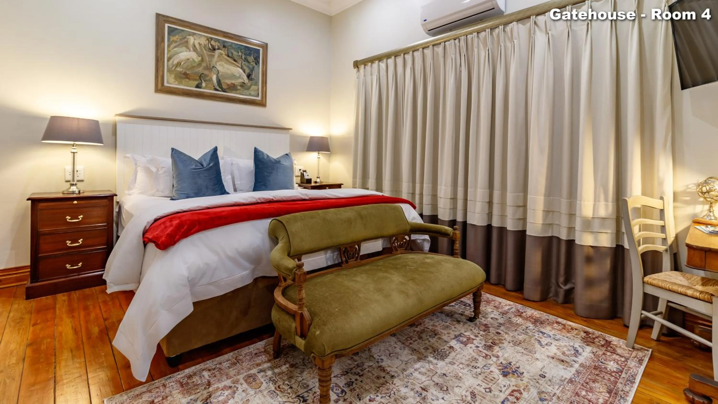 Bed in Christies at 32 on Russell