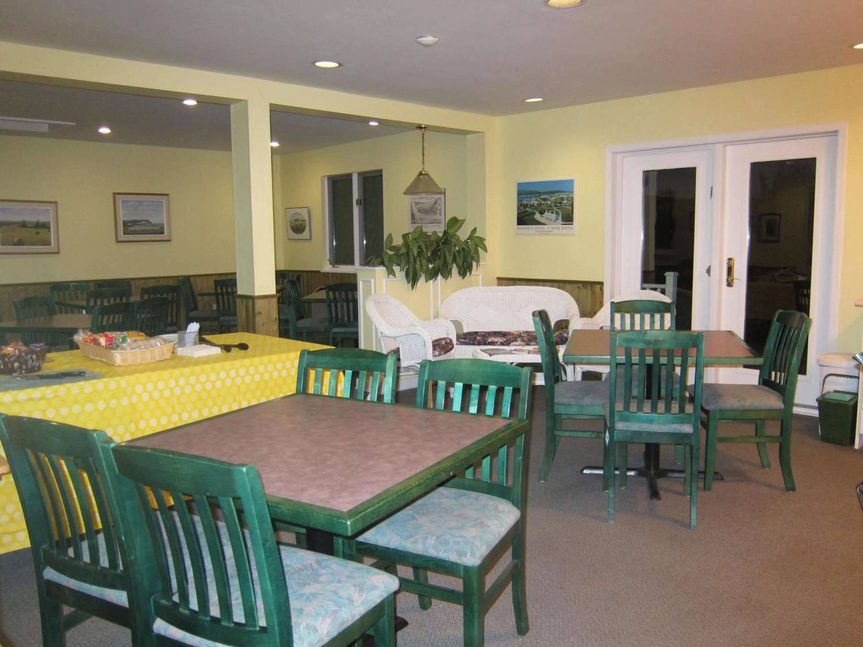 Restaurant/places to eat in Annapolis Royal Inn & Suites