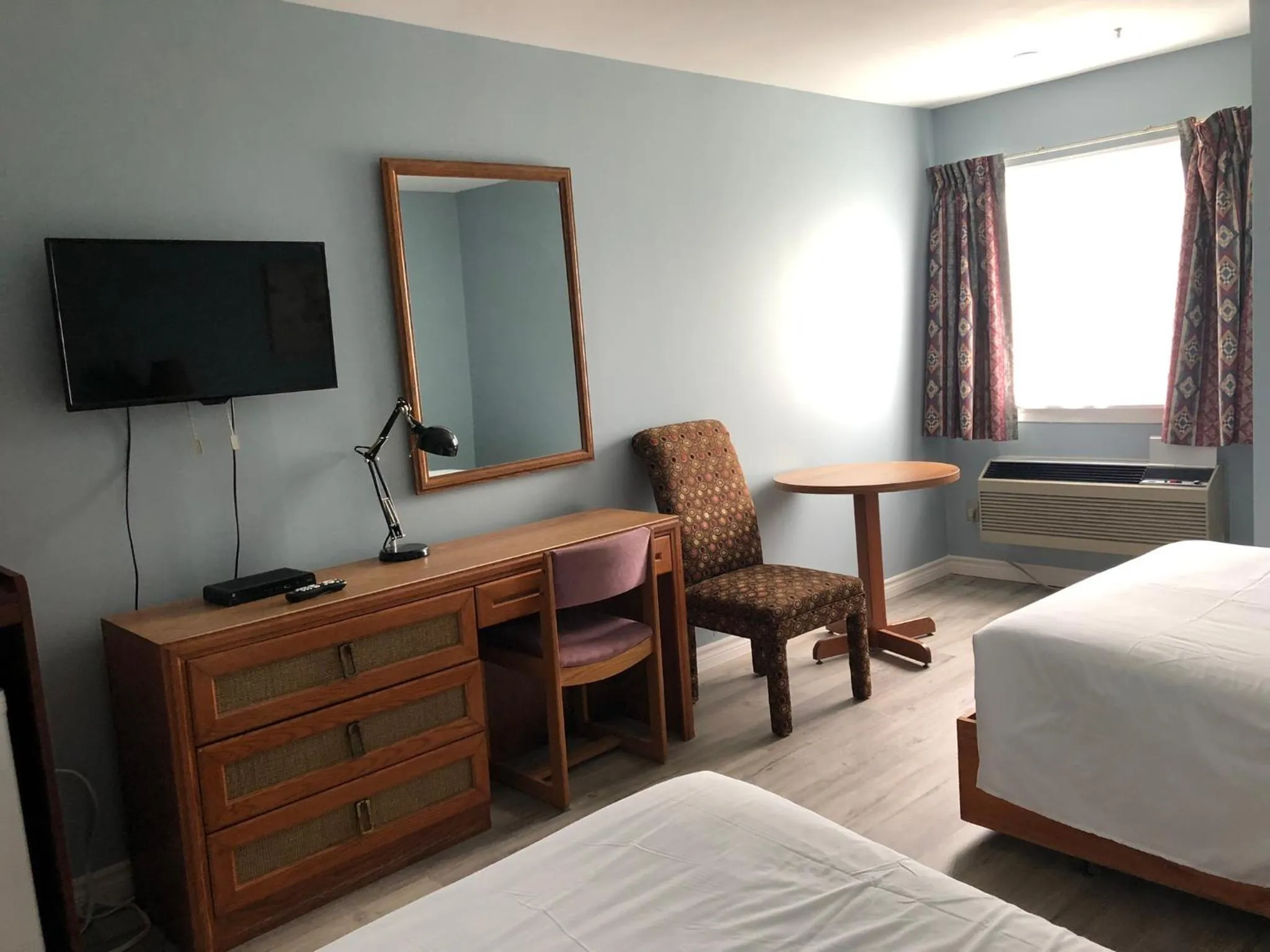 TV and multimedia, Bed in Annapolis Royal Inn & Suites