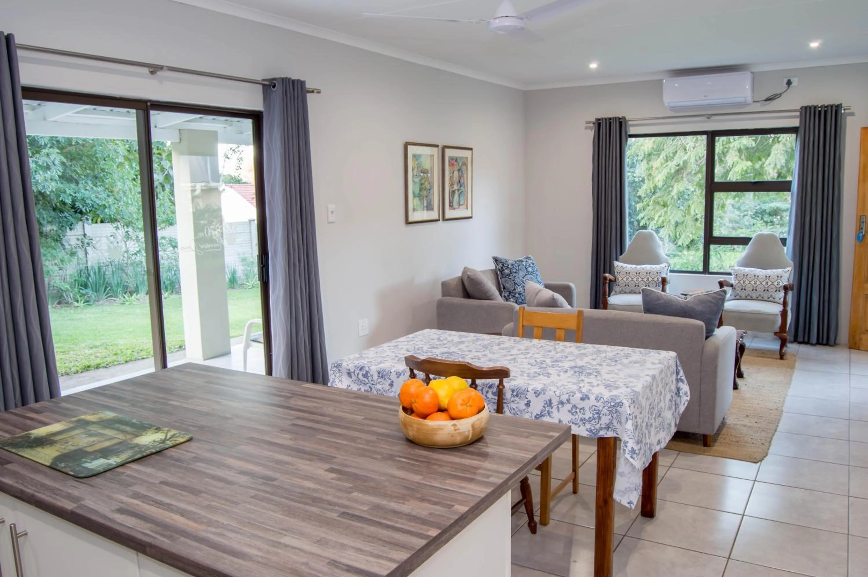 Living room in 870 on Riverview Drive