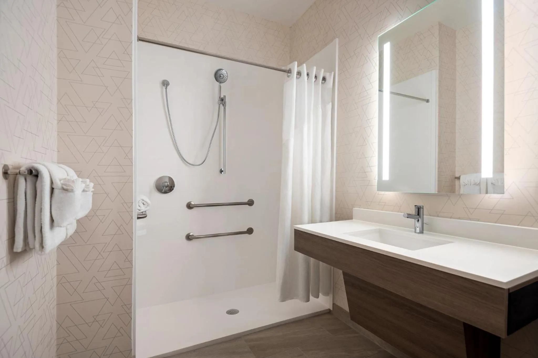 Photo of the whole room in Holiday Inn Express & Suites Mobile West I-10 by IHG