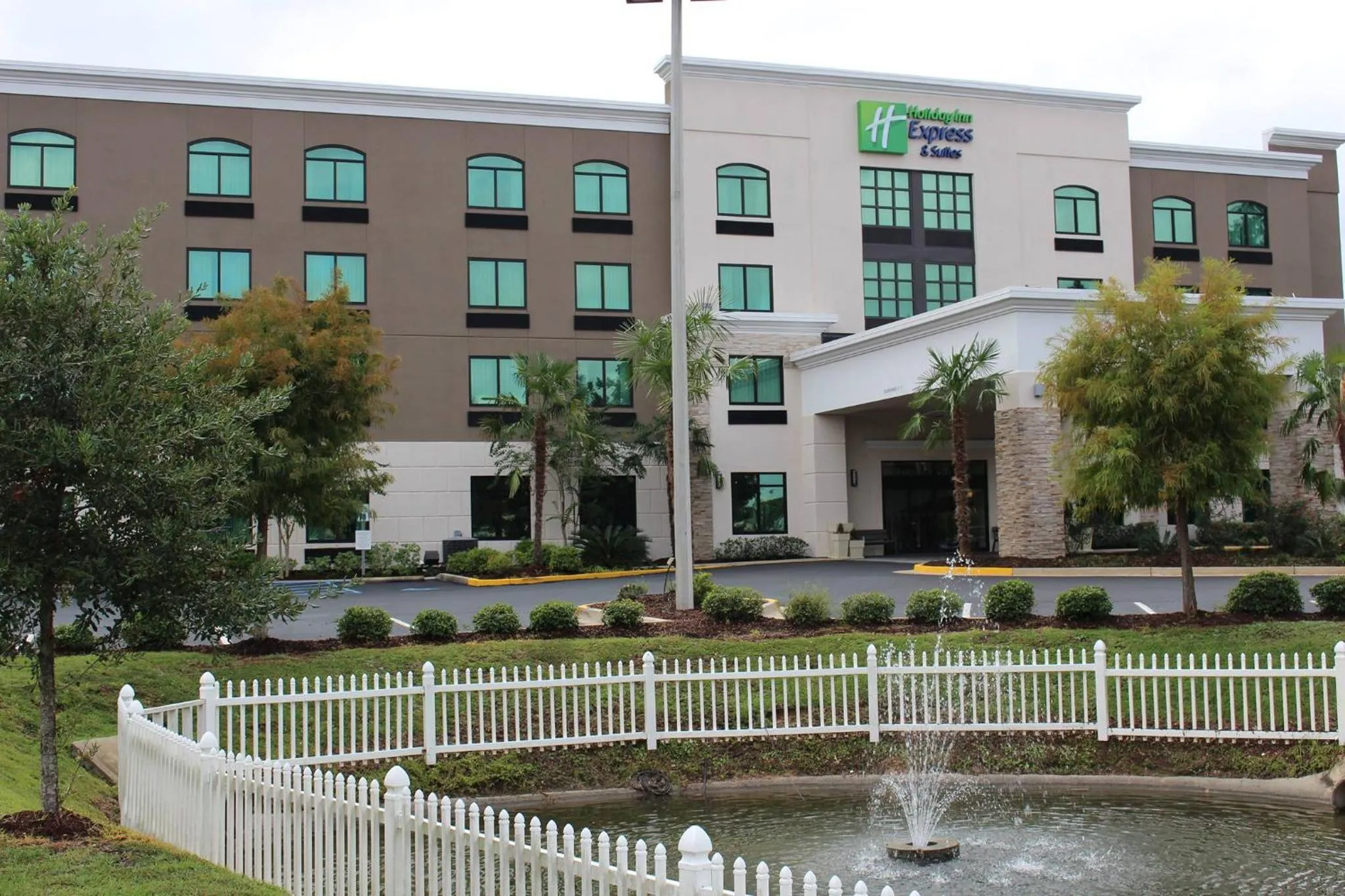 Holiday Inn Express & Suites Mobile West I-10 by IHG