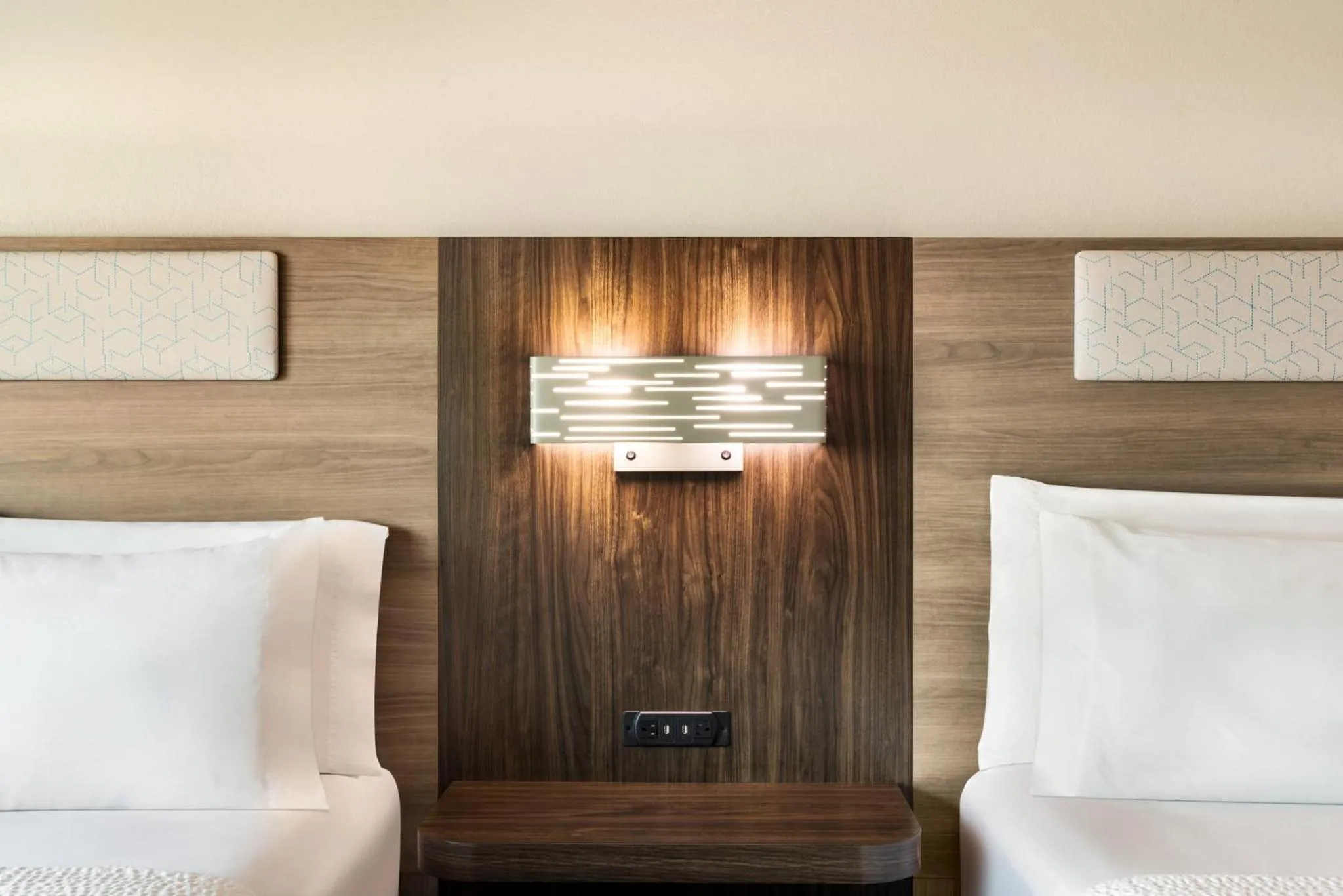 Photo of the whole room, Bed in Holiday Inn Express & Suites Mobile West I-10 by IHG