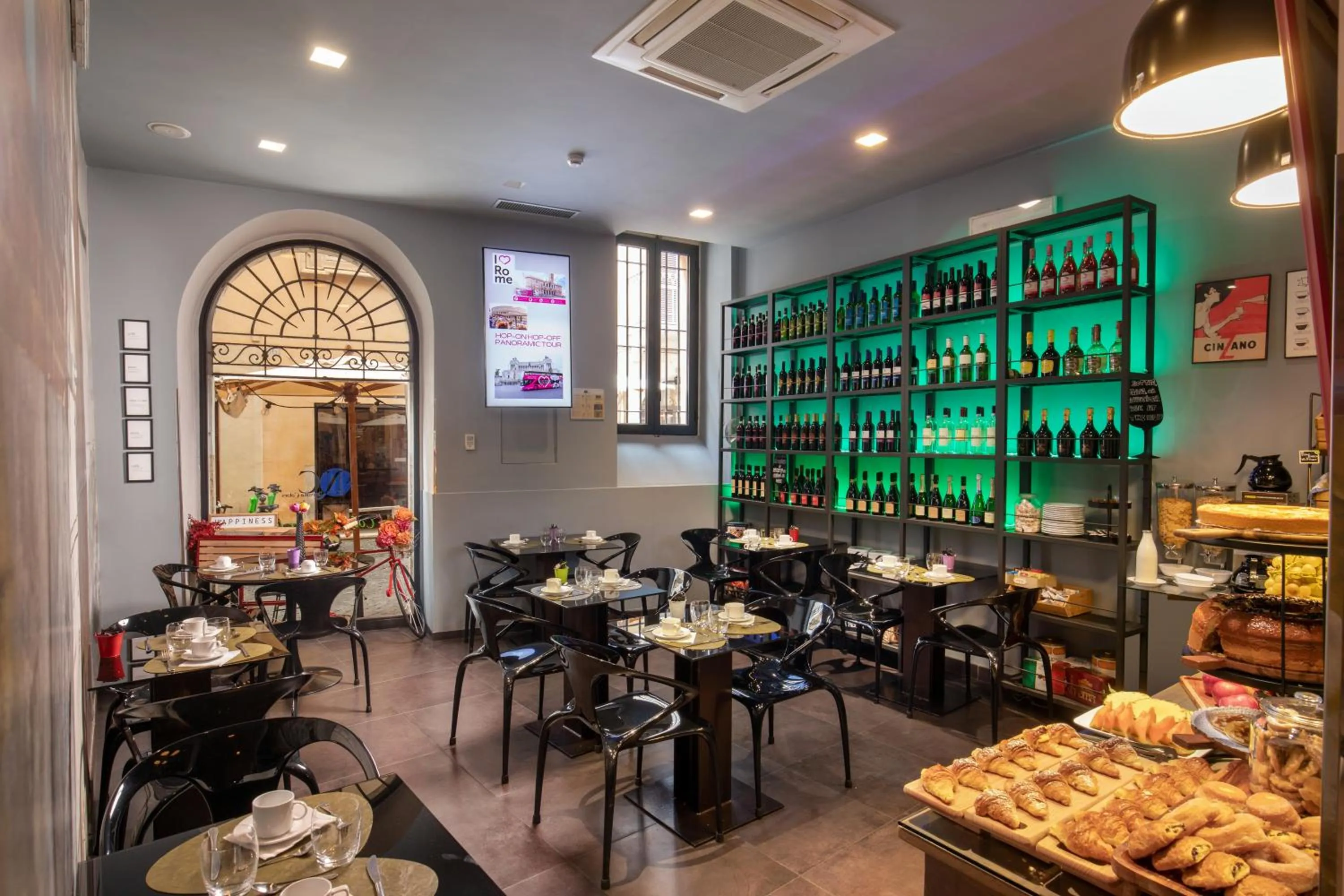 Breakfast in Navona Colors Hotel