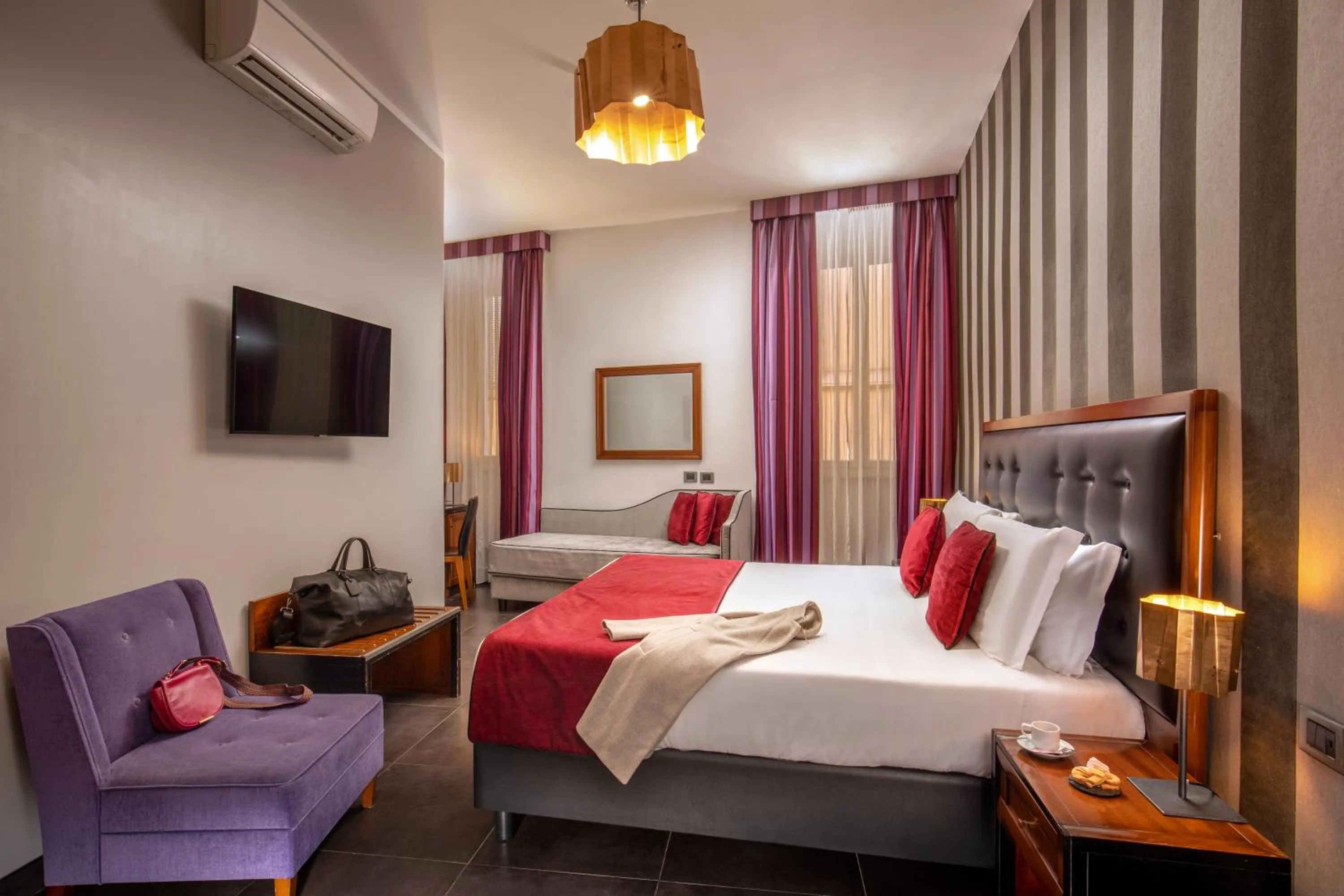 Triple Room in Navona Colors Hotel