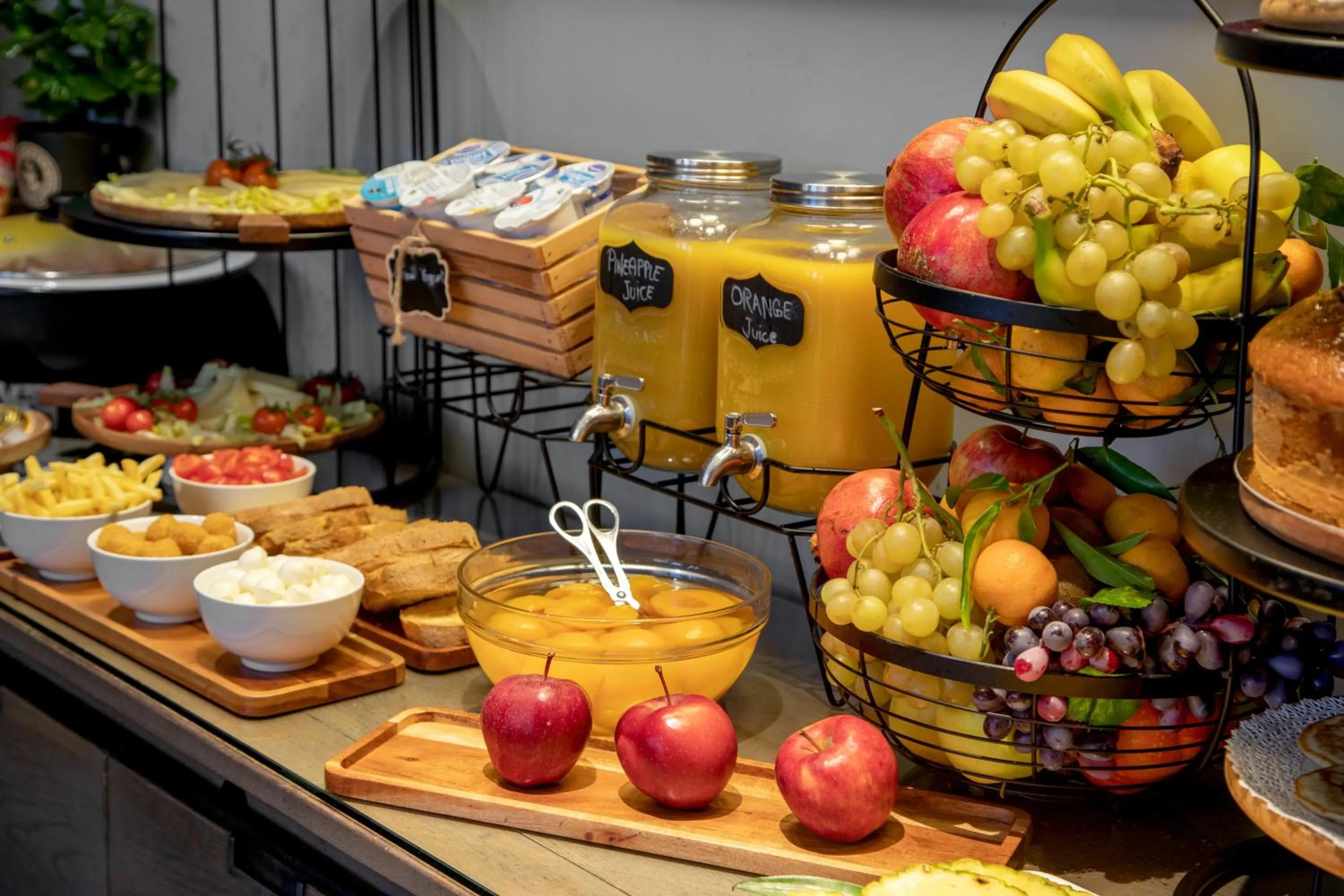 Breakfast in Navona Colors Hotel