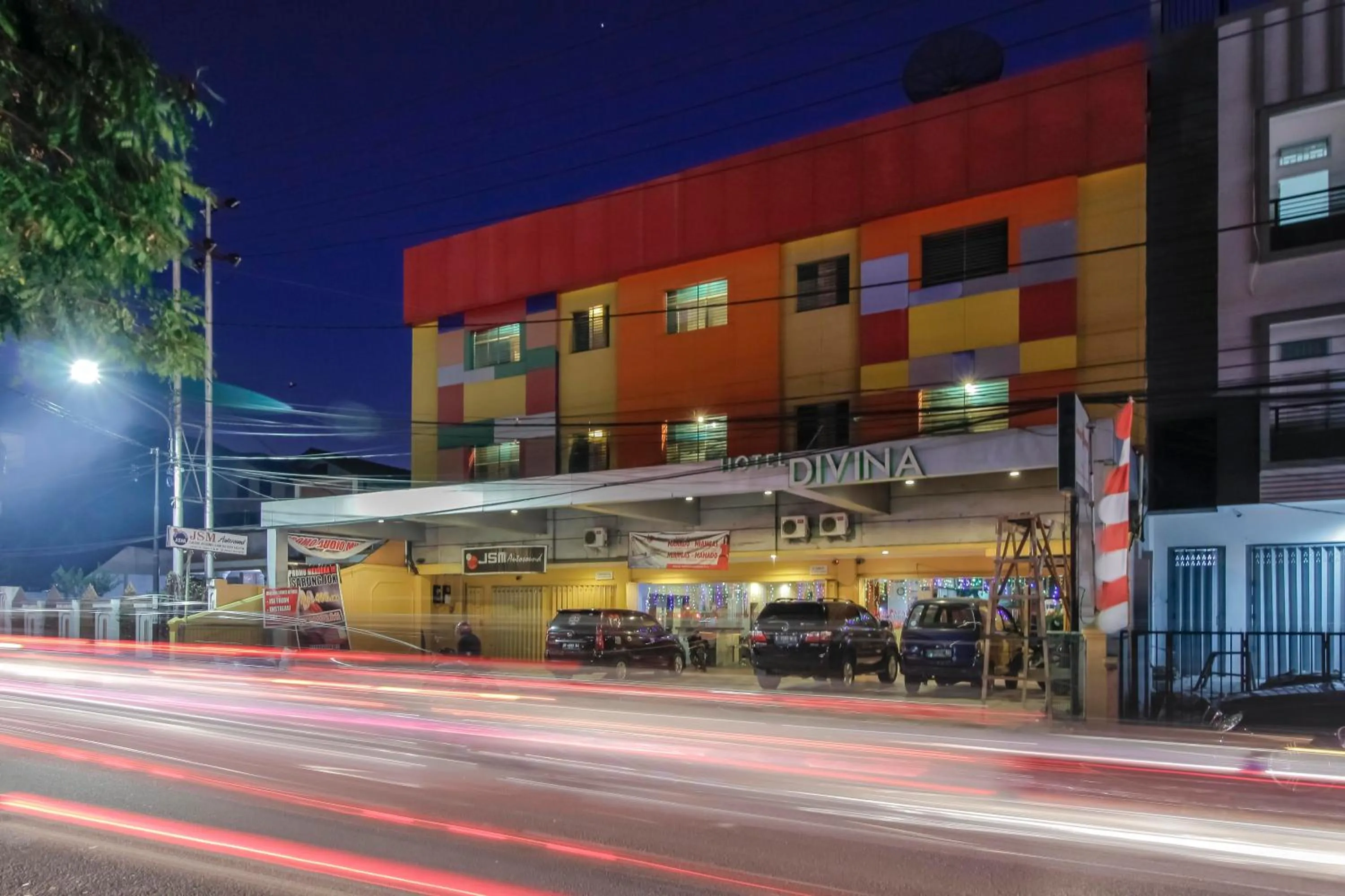 Facade/entrance in RedDoorz near Bethesda Manado