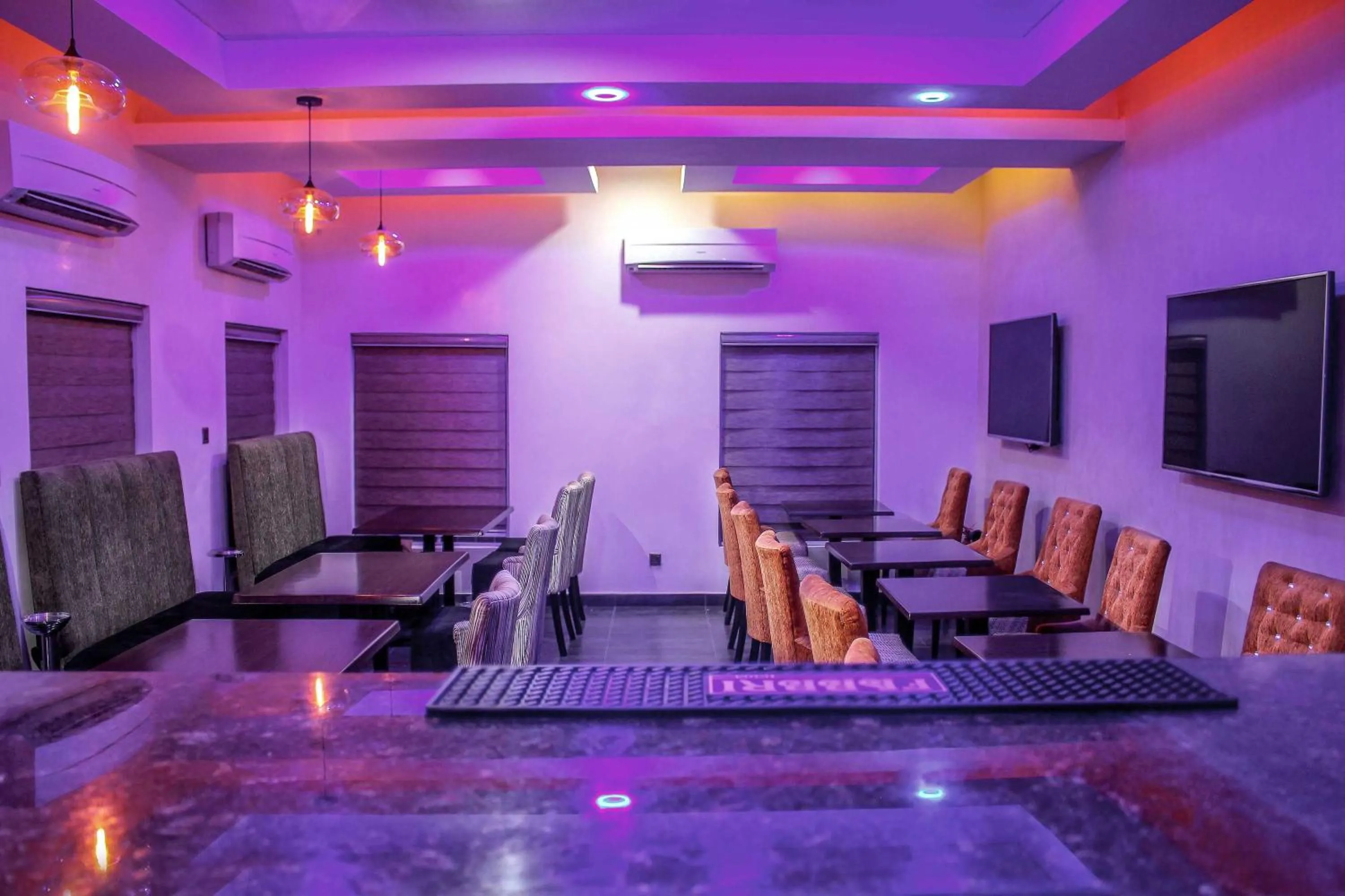 Restaurant/places to eat in Joshesther Olive Hotel