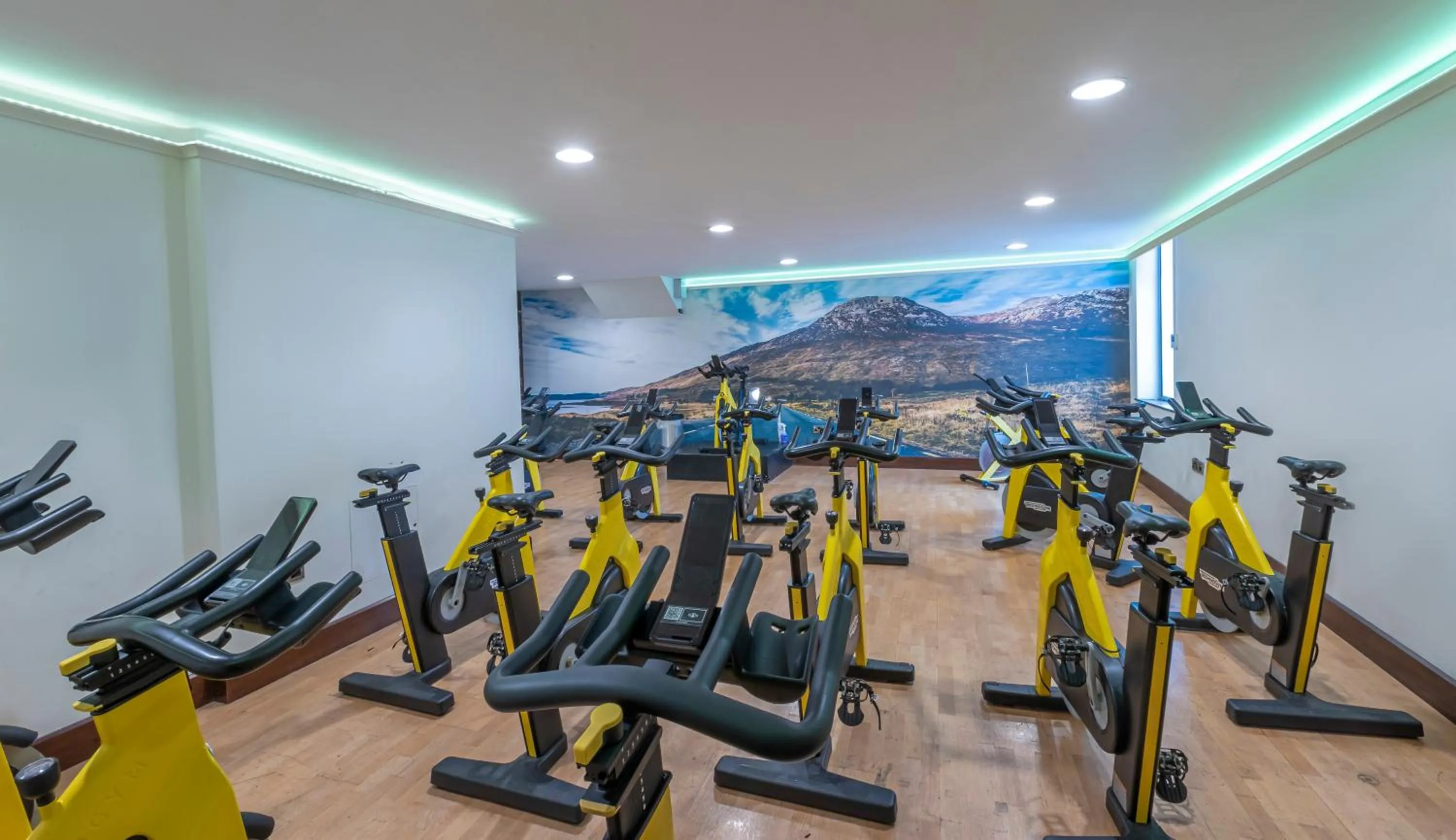 Fitness centre/facilities in Salthill Hotel