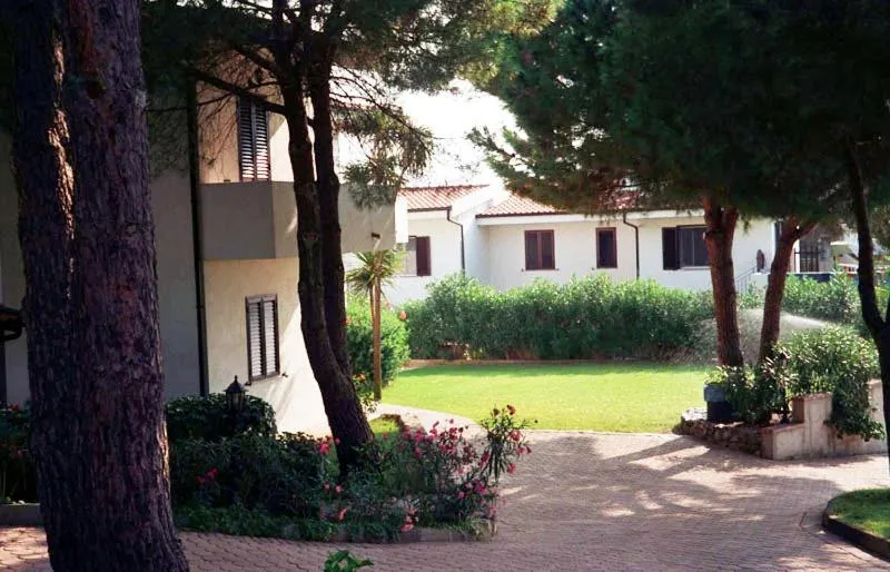 Property building in Villaggio Pineta Petto Bianco