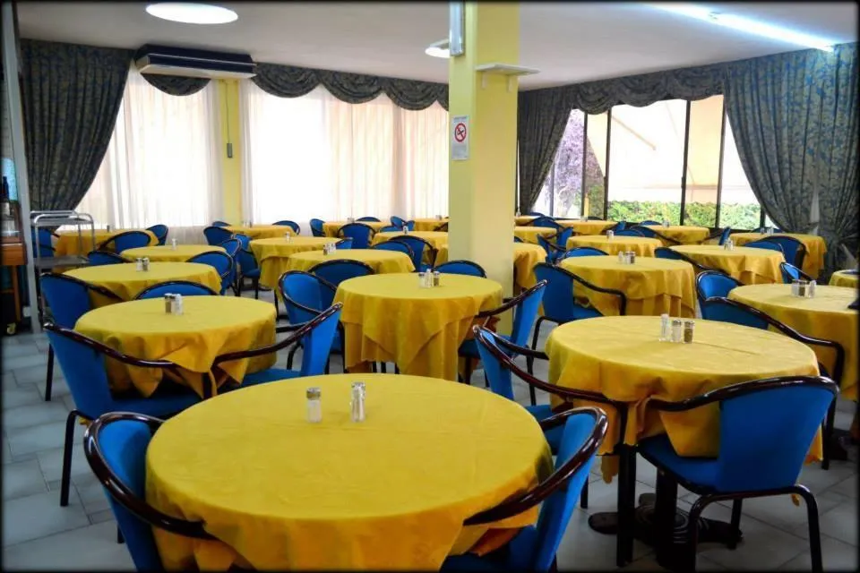 Restaurant/places to eat in Hotel Anfora