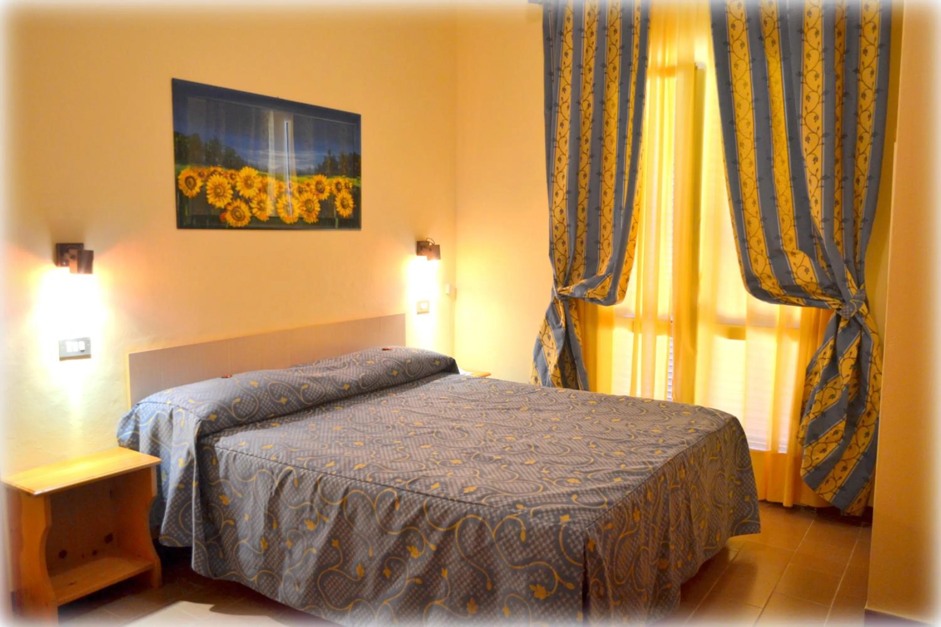 Photo of the whole room, Bed in Hotel Anfora