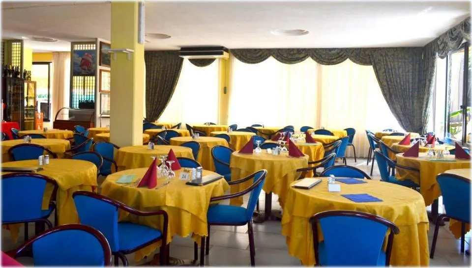 Restaurant/places to eat in Hotel Anfora