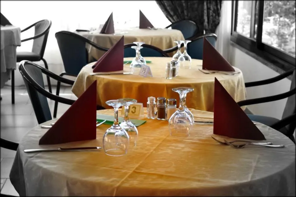 Restaurant/places to eat in Hotel Anfora