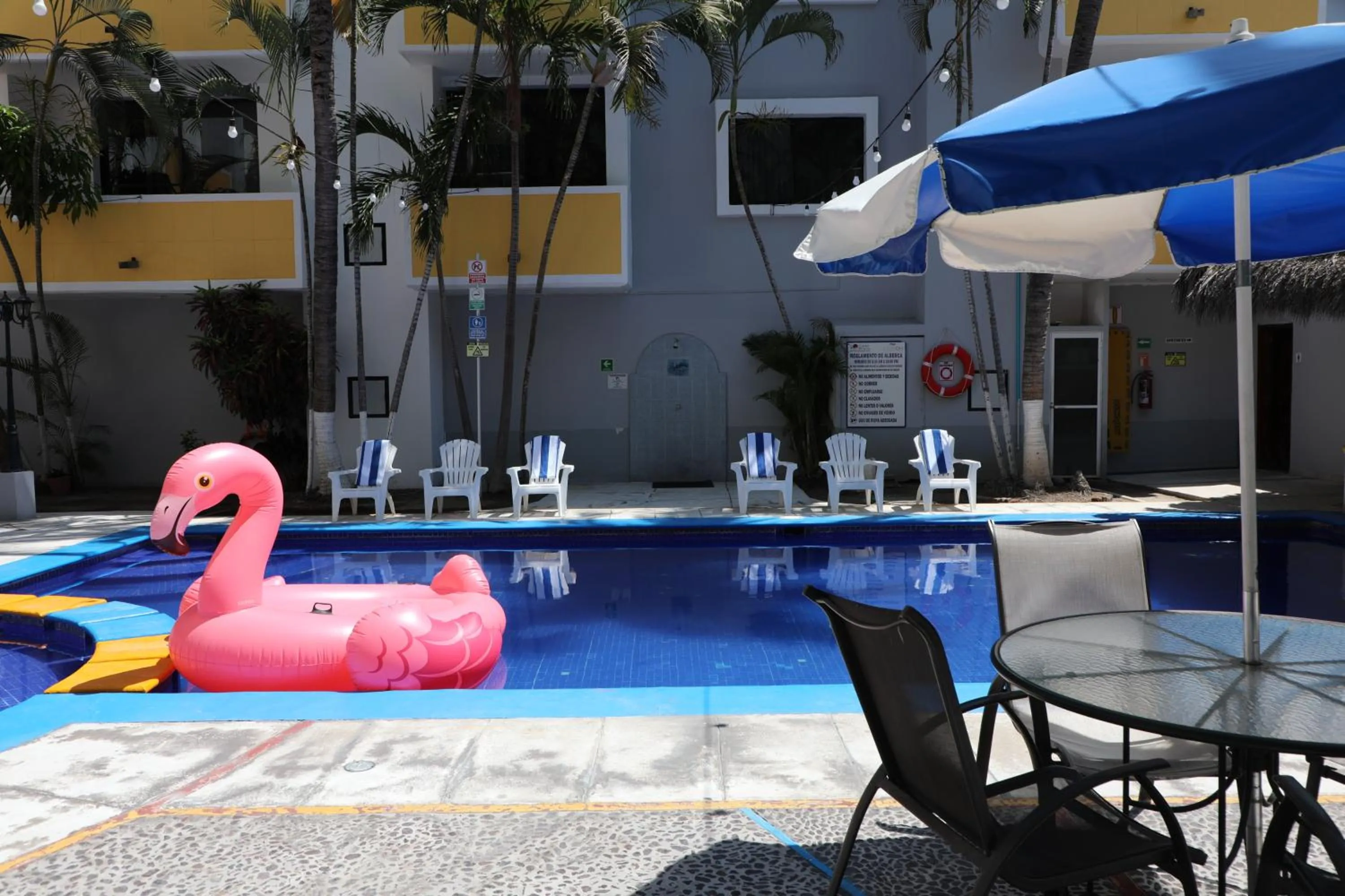 Swimming pool in Hotel Costa Brava