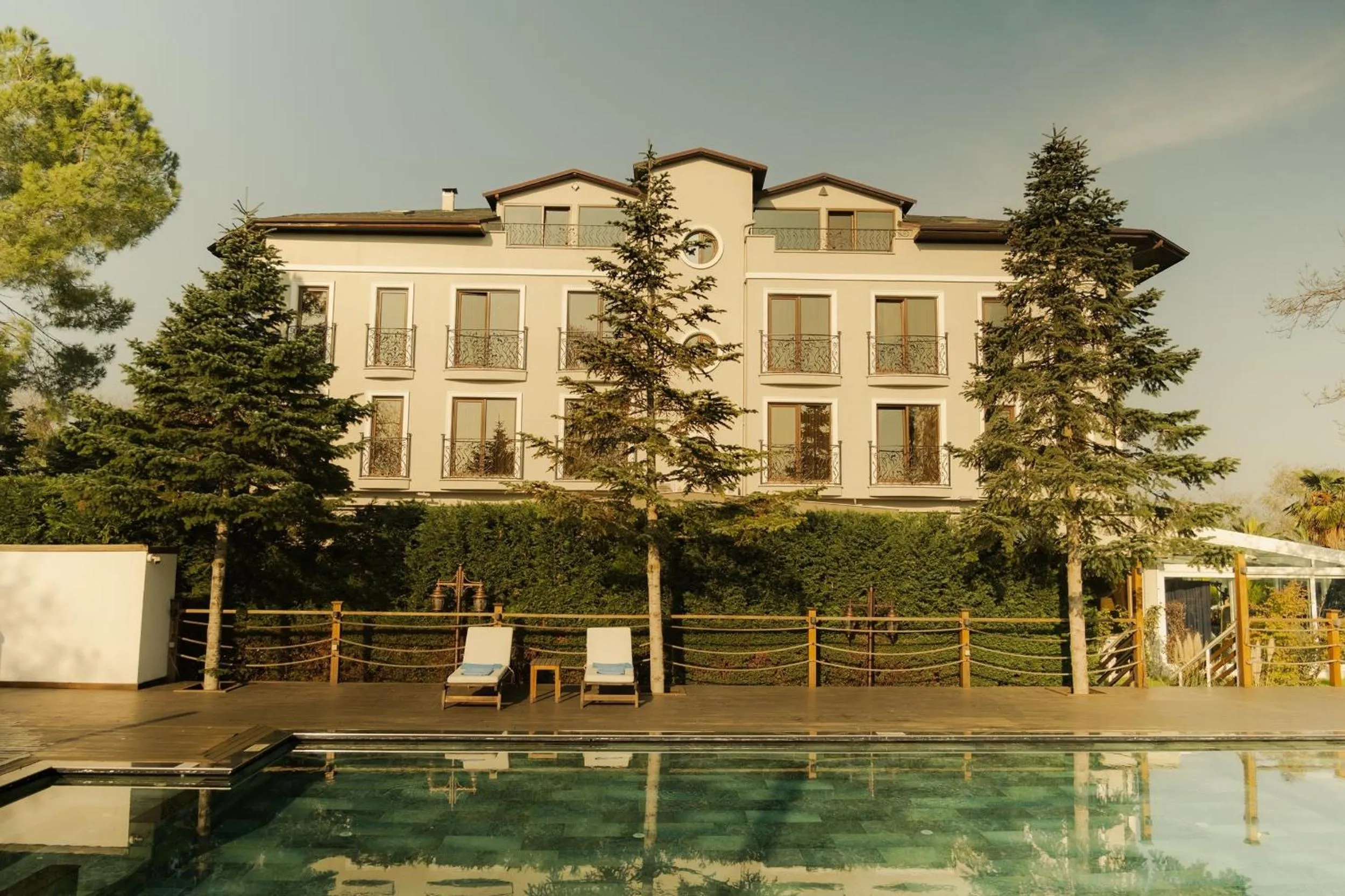 Swimming pool in Lale Hotel