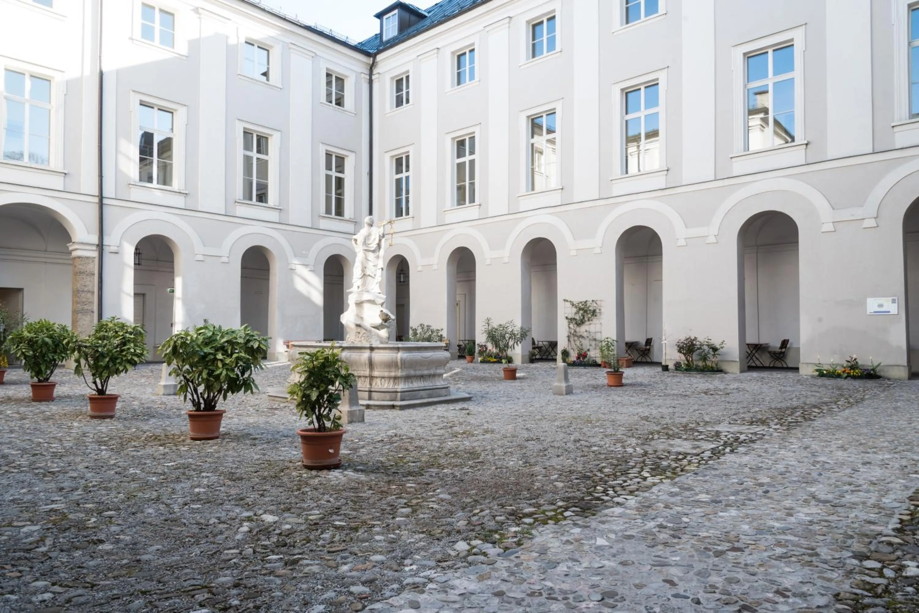Patio in Gästehaus im Priesterseminar Salzburg