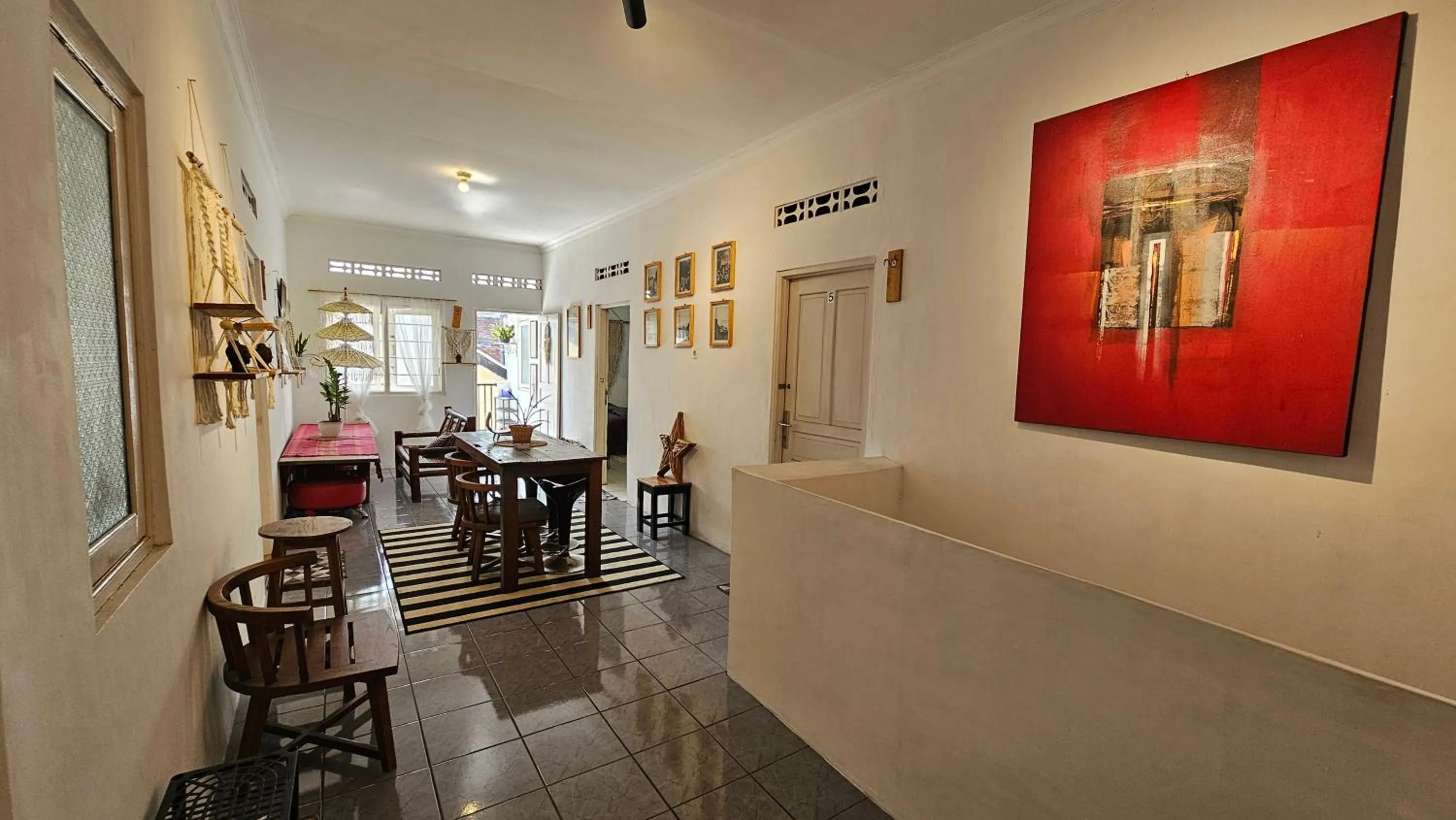 Living room in Oke Baik Hostel