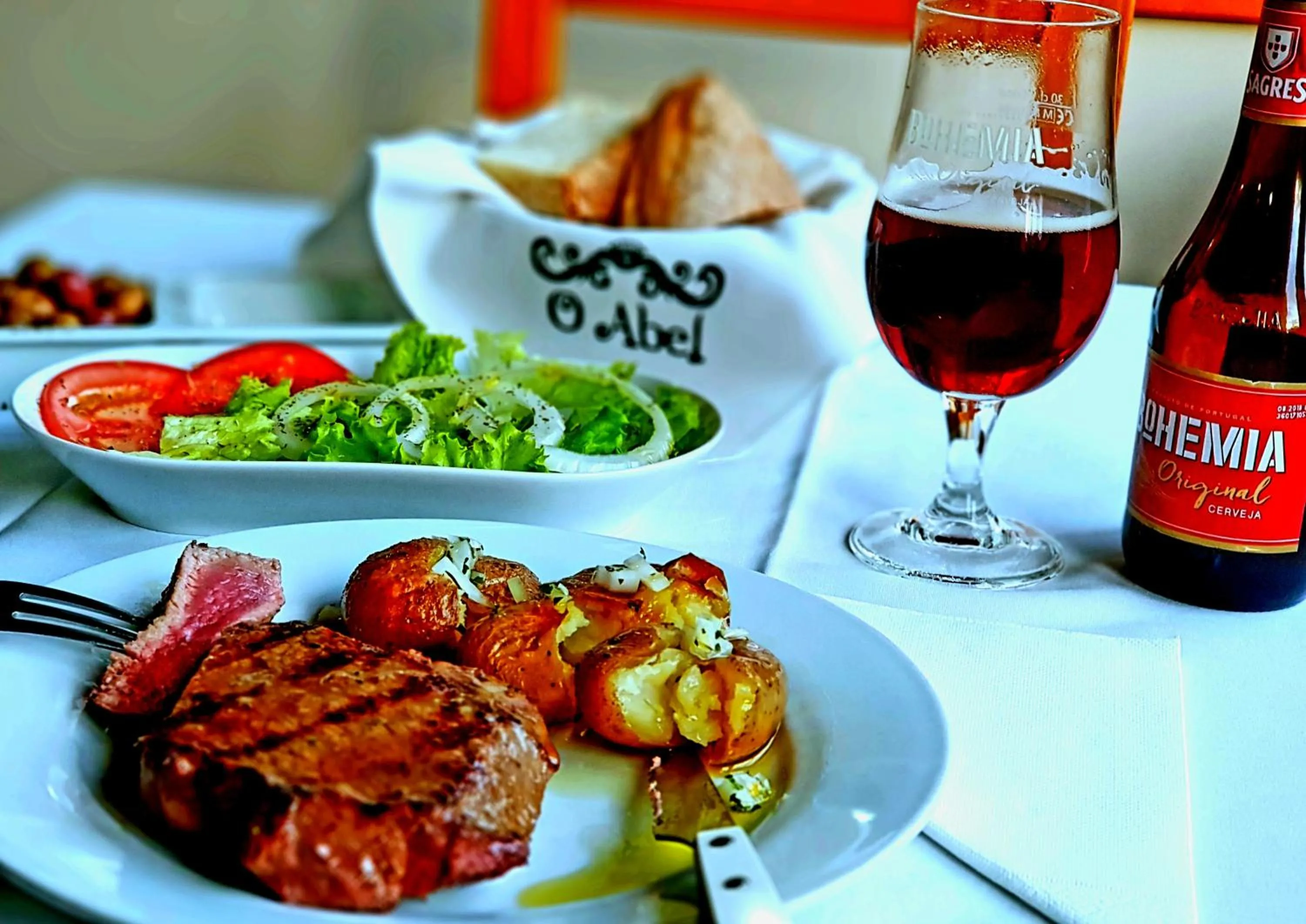 Restaurant/places to eat in O Abel Hotel rural