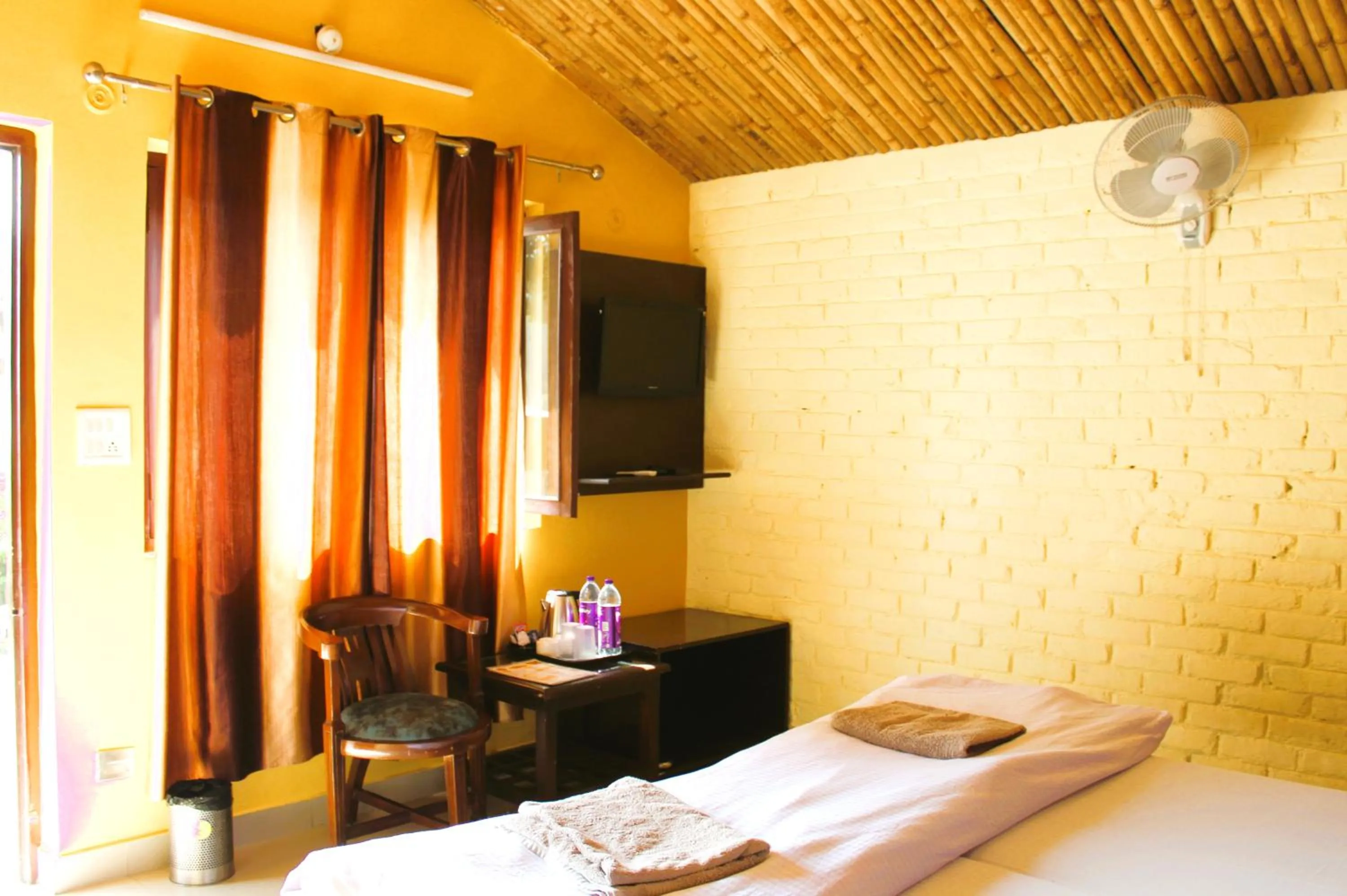 Bed in Windsor Cottages