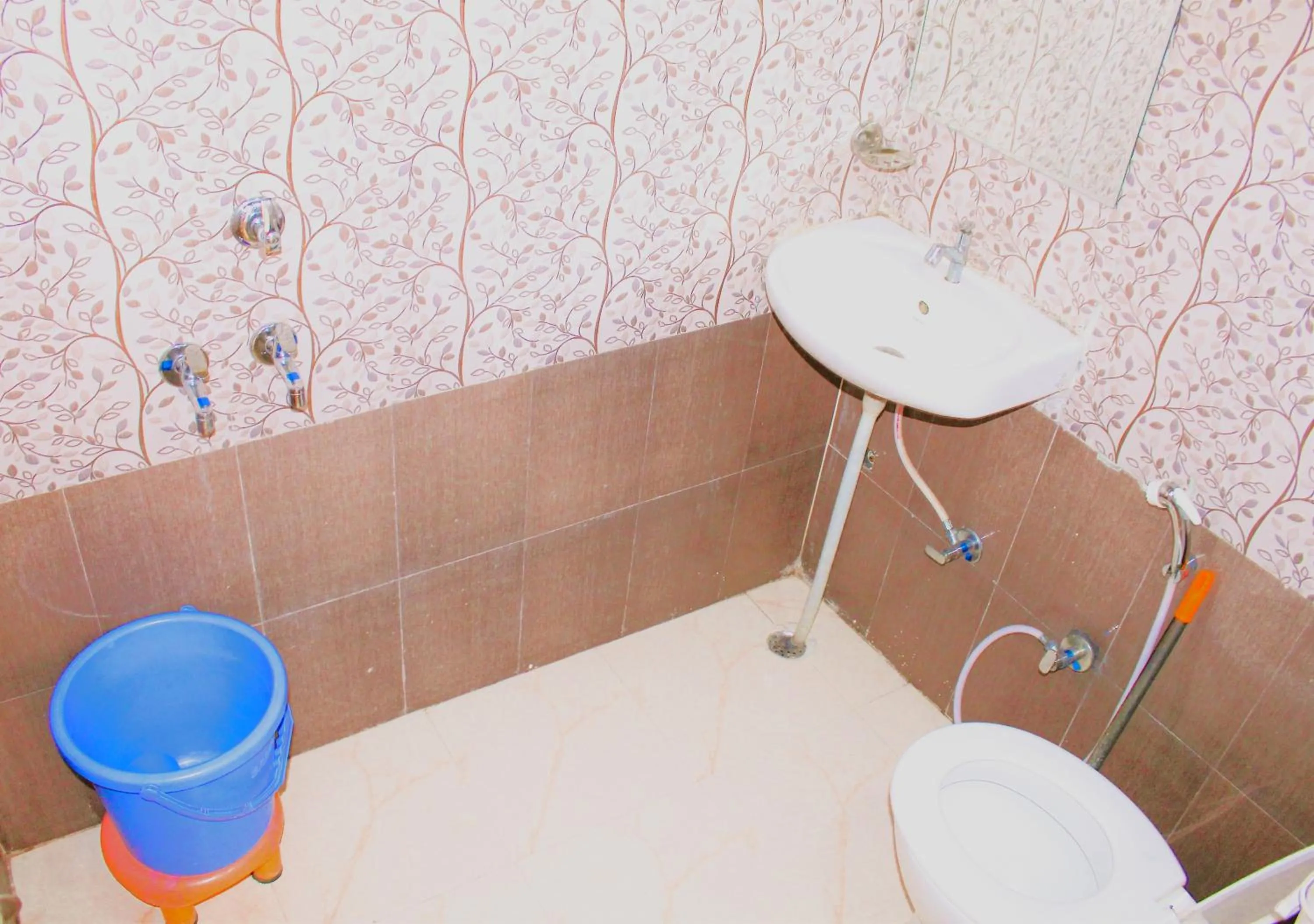 Bathroom in Windsor Cottages