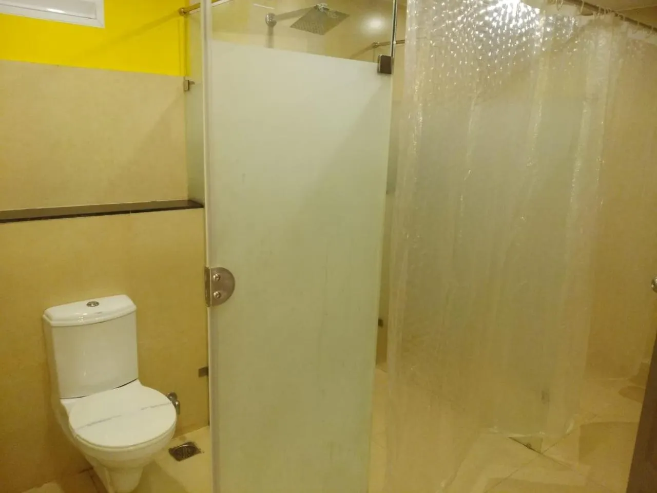 Bathroom in Hotel Merlin International