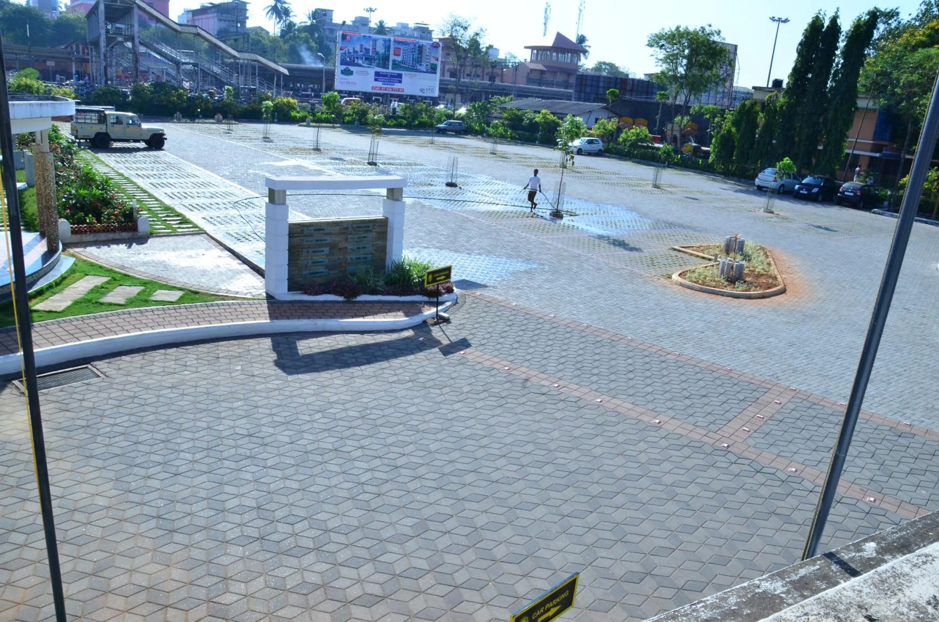 Parking in Hotel Merlin International