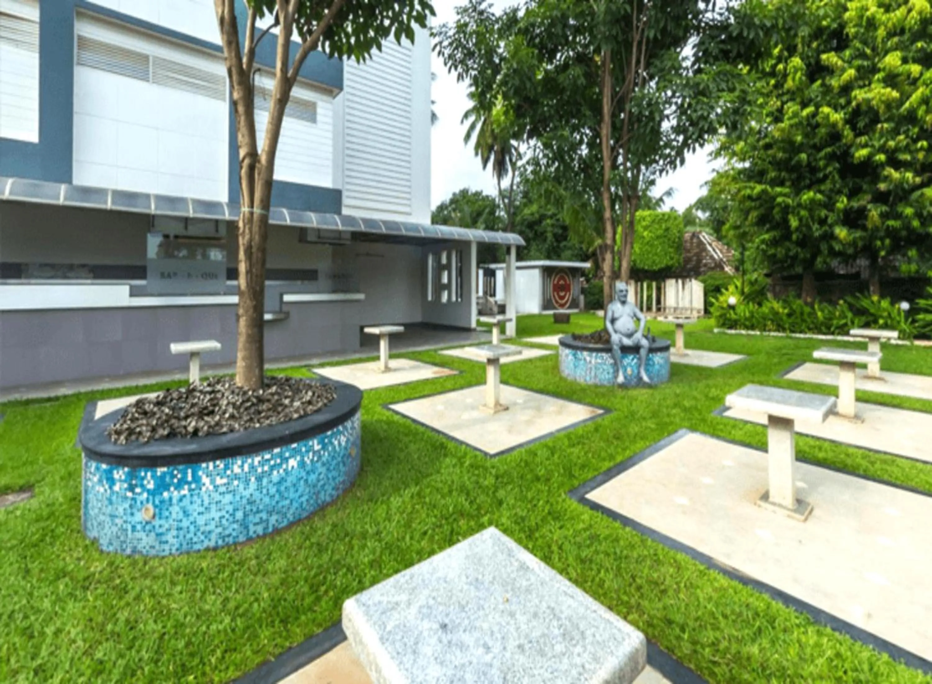 Garden in Hotel Merlin International