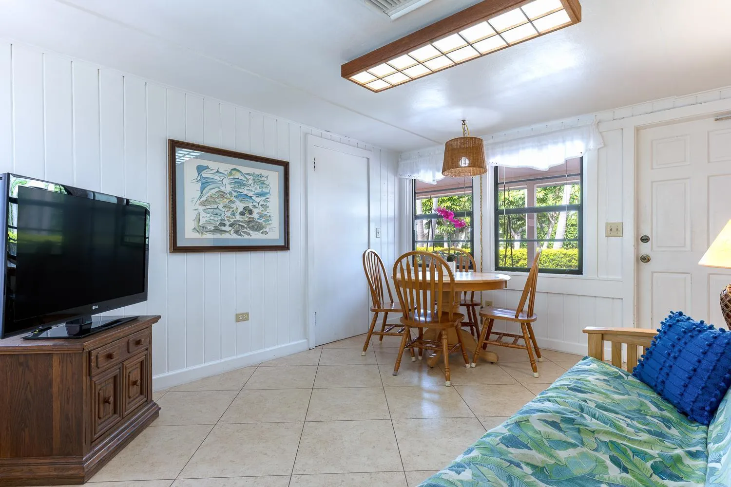 Dining area in Rock Reef Resort