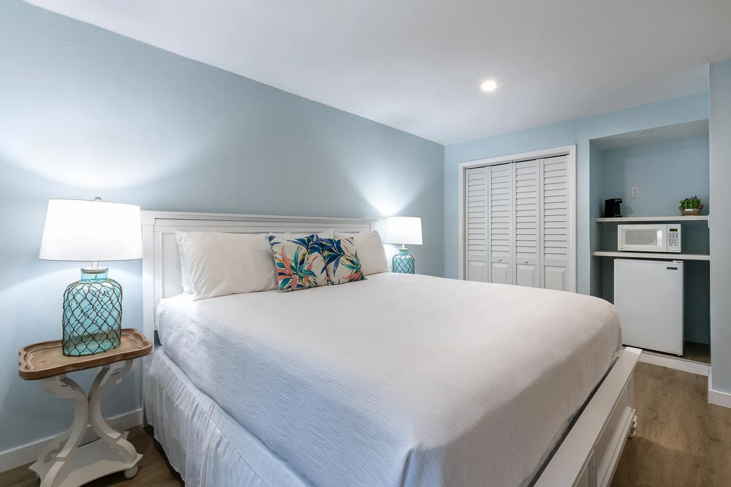 Bedroom, Bed in Rock Reef Resort
