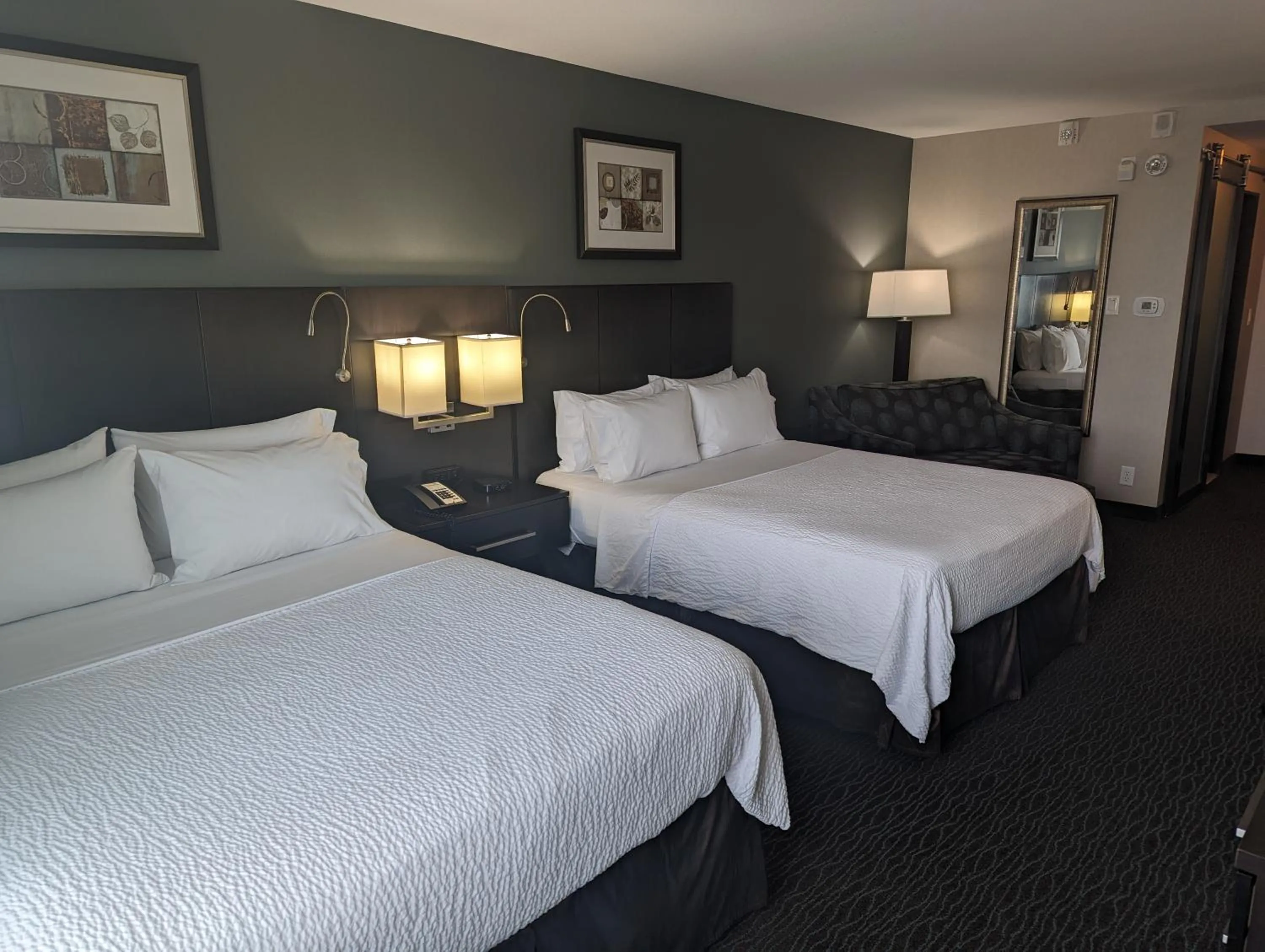 Bedroom, Bed in Holiday Inn Saskatoon Downtown by IHG