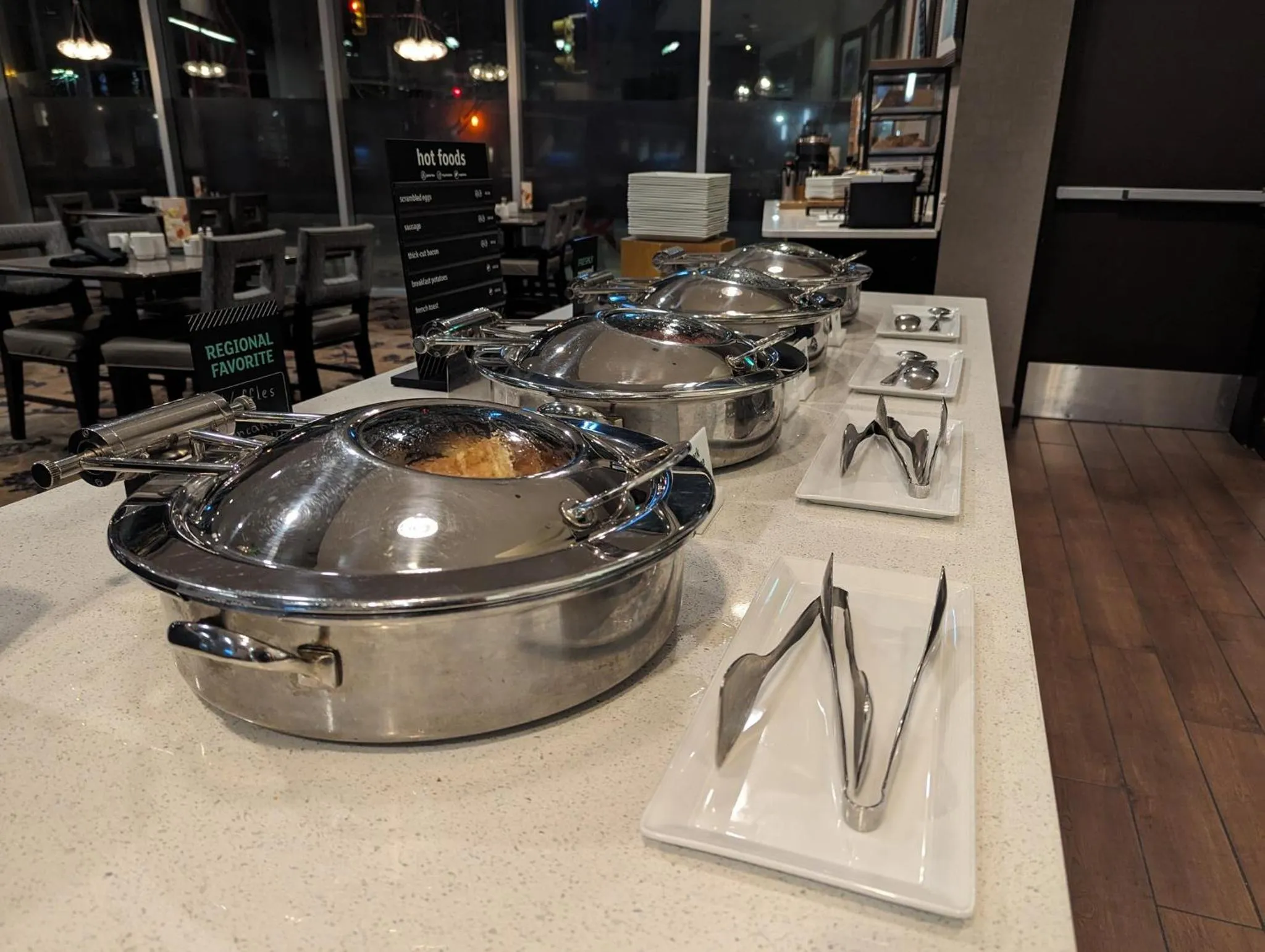 Restaurant/places to eat in Holiday Inn Saskatoon Downtown by IHG