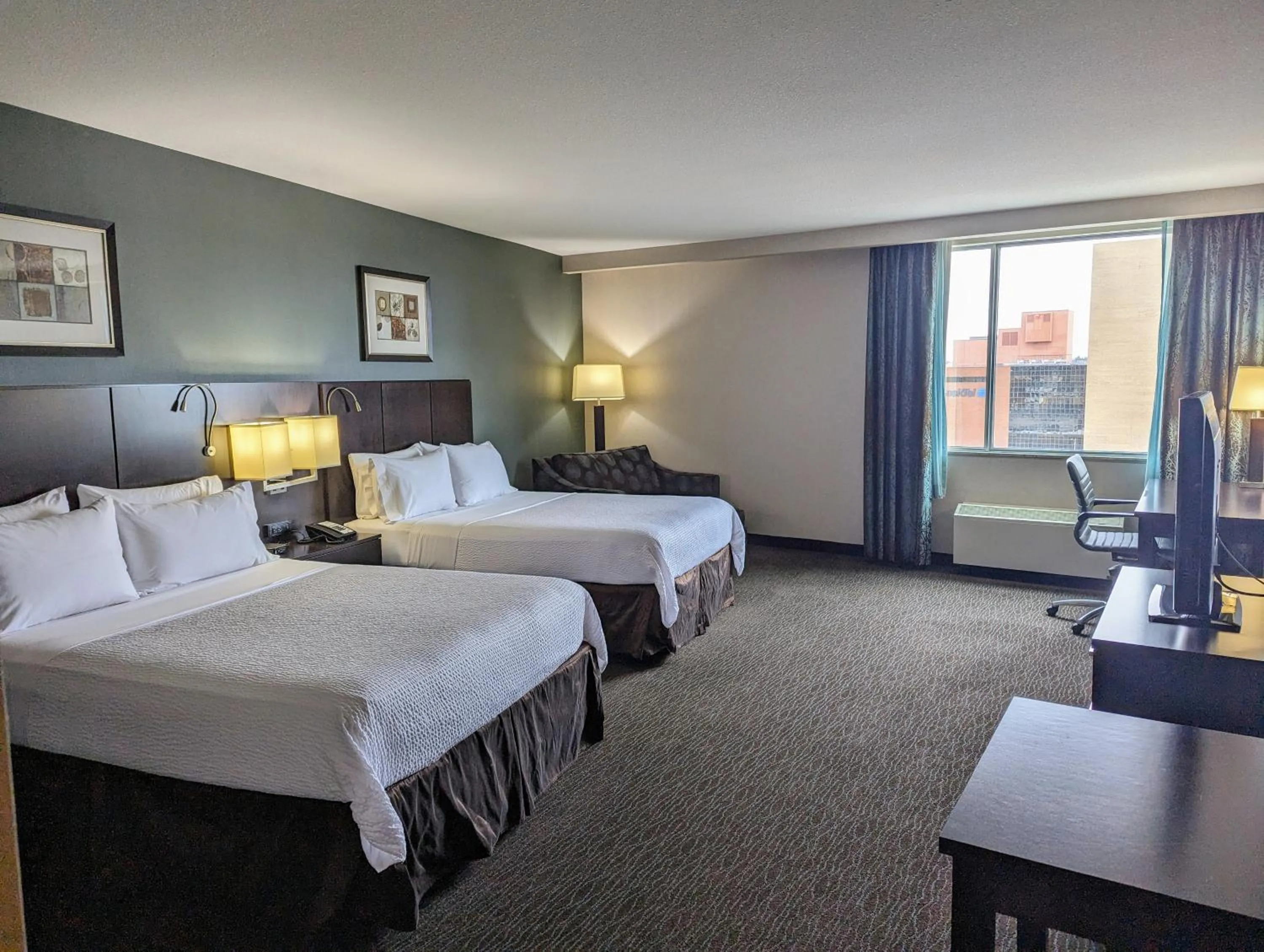 Bedroom, Bed in Holiday Inn Saskatoon Downtown by IHG